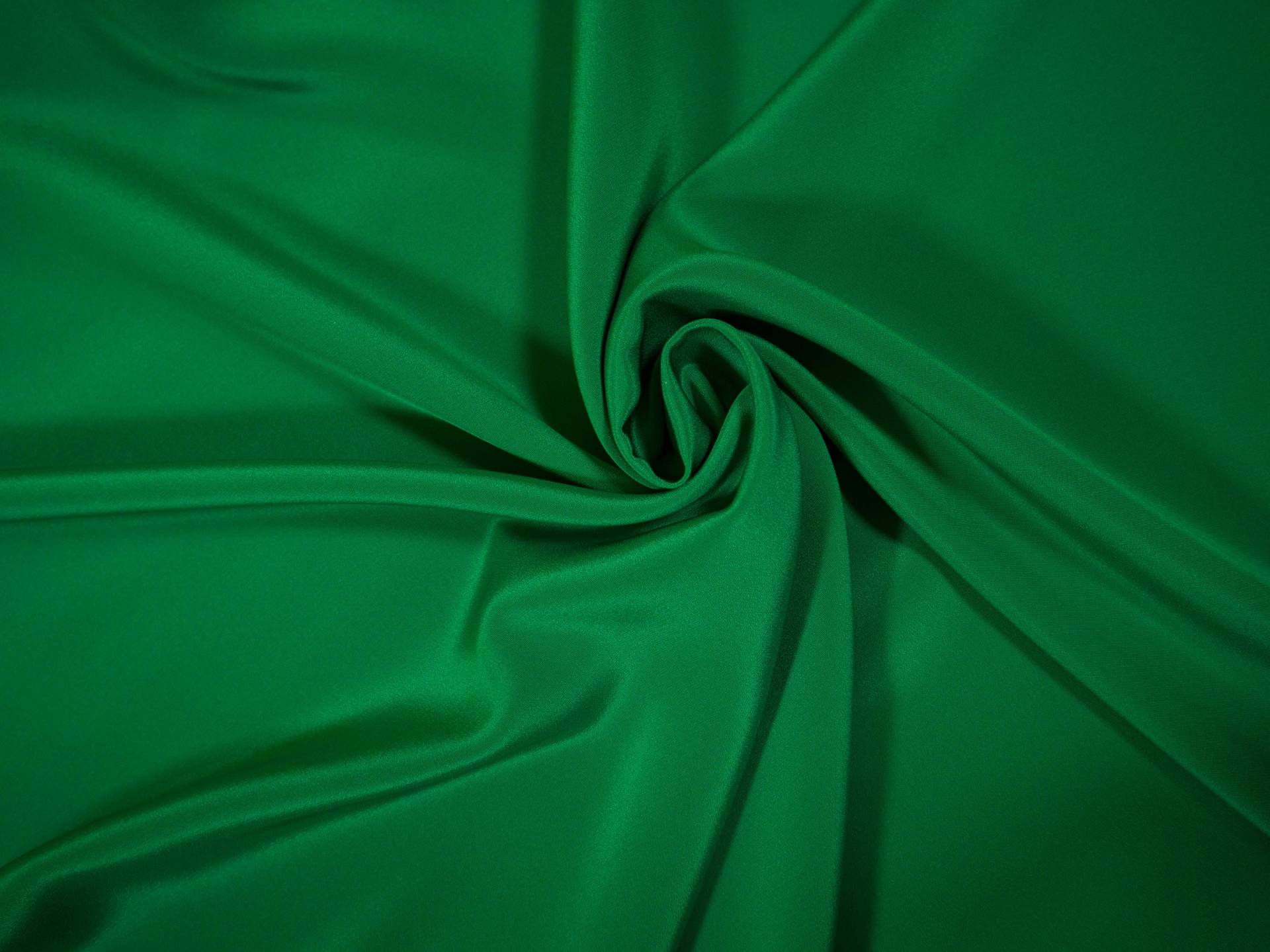 4-ply silk crepe in green - draped