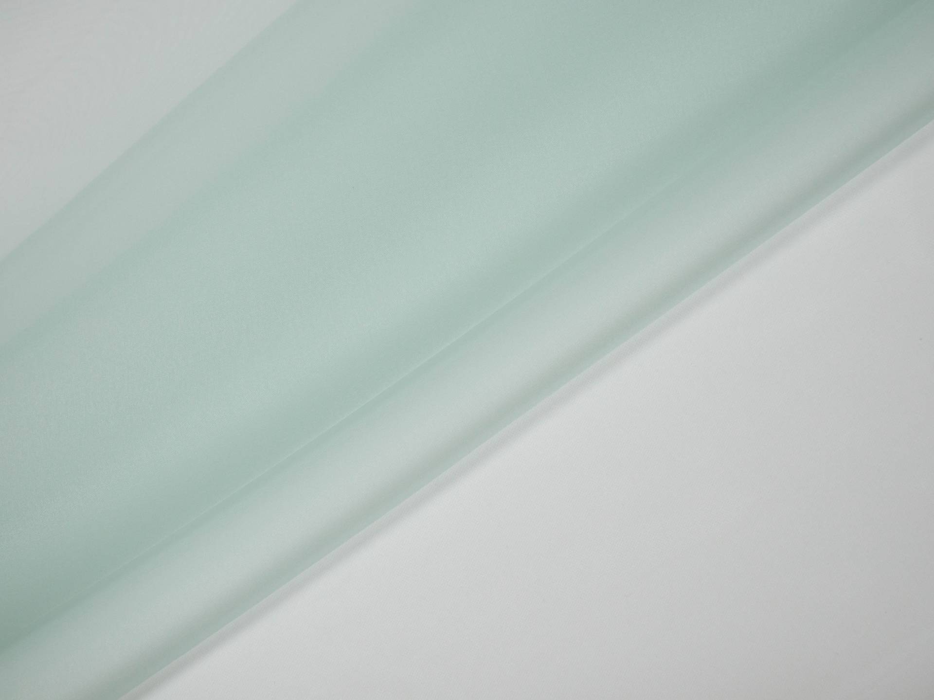 Solid organza in Skyfolded