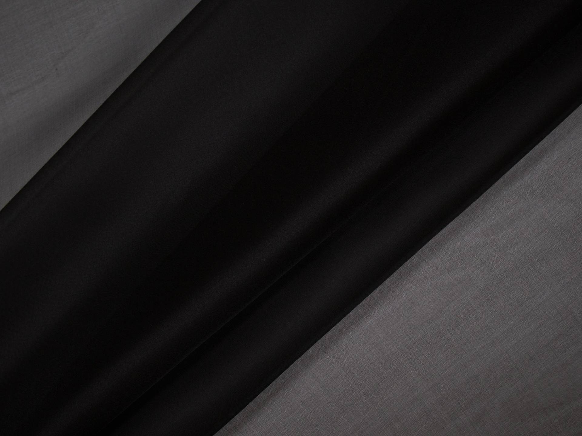 Solid organza in Black folded