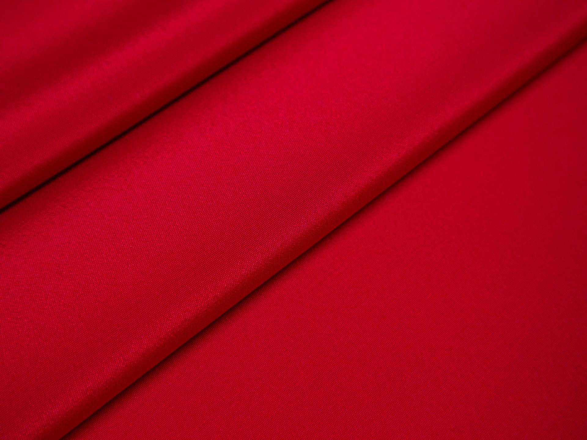 4 ply silk crepe in cardinal folded