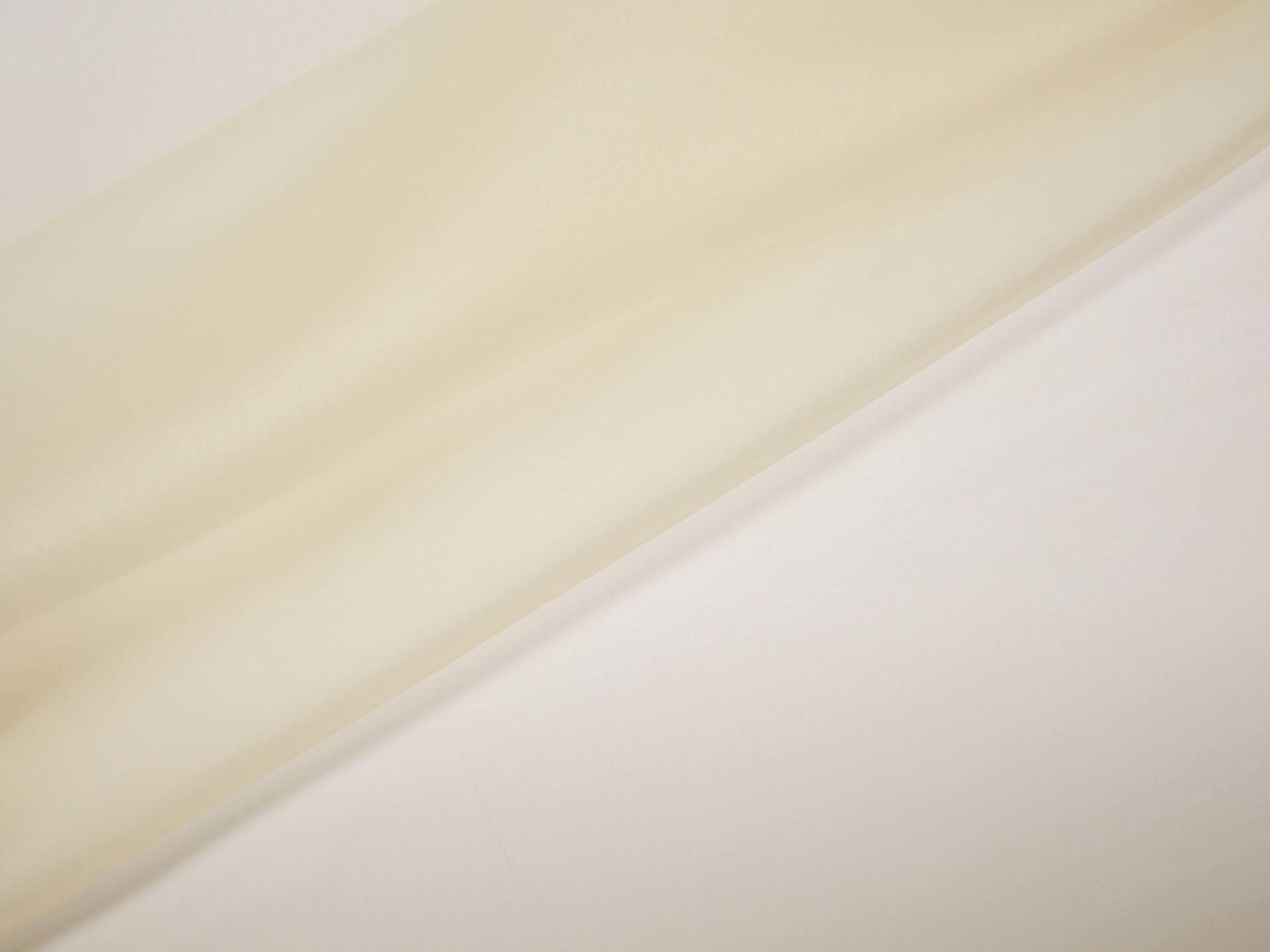 Silk organza in ivory folded