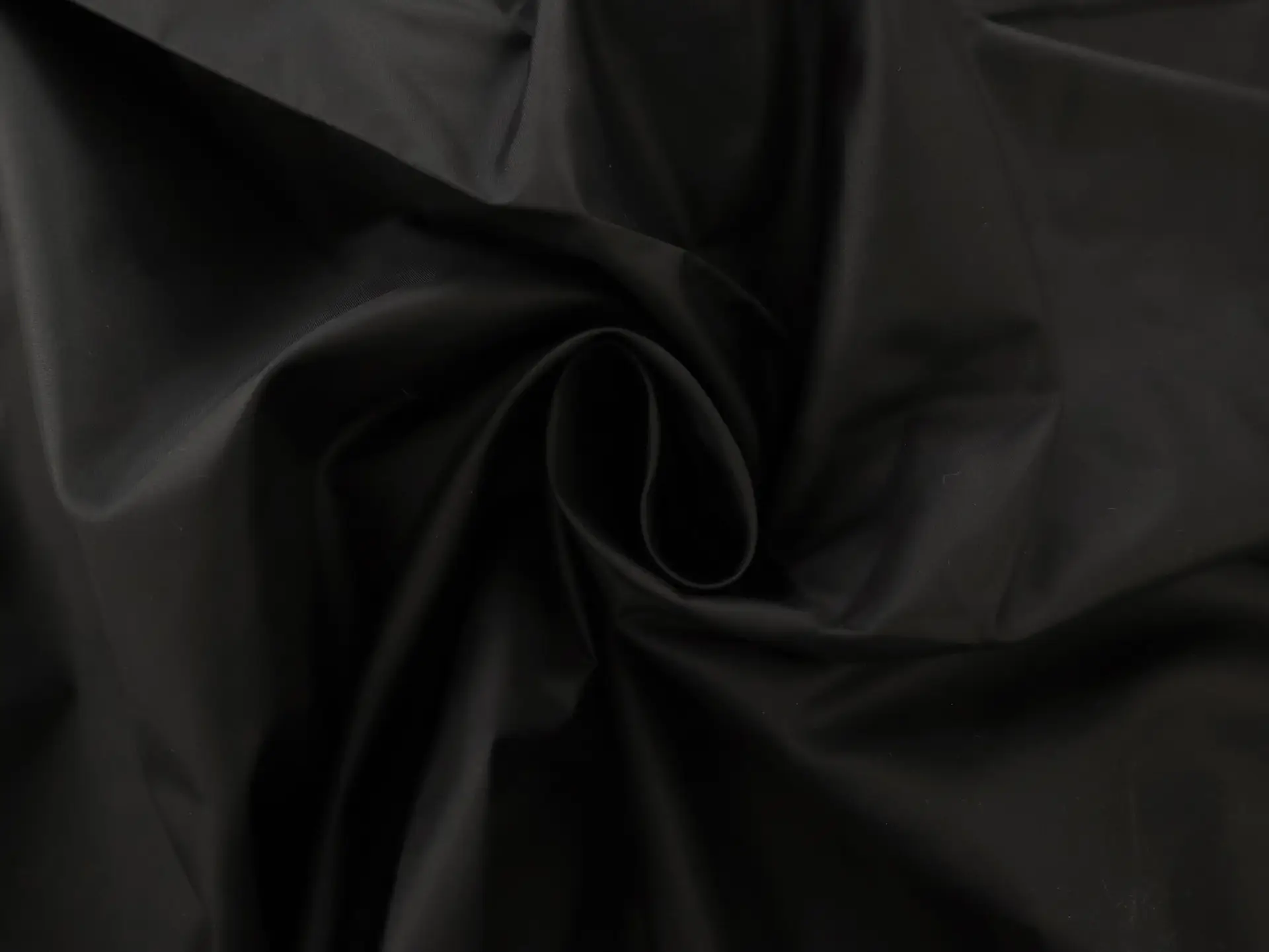 Polyester Ciré in Black