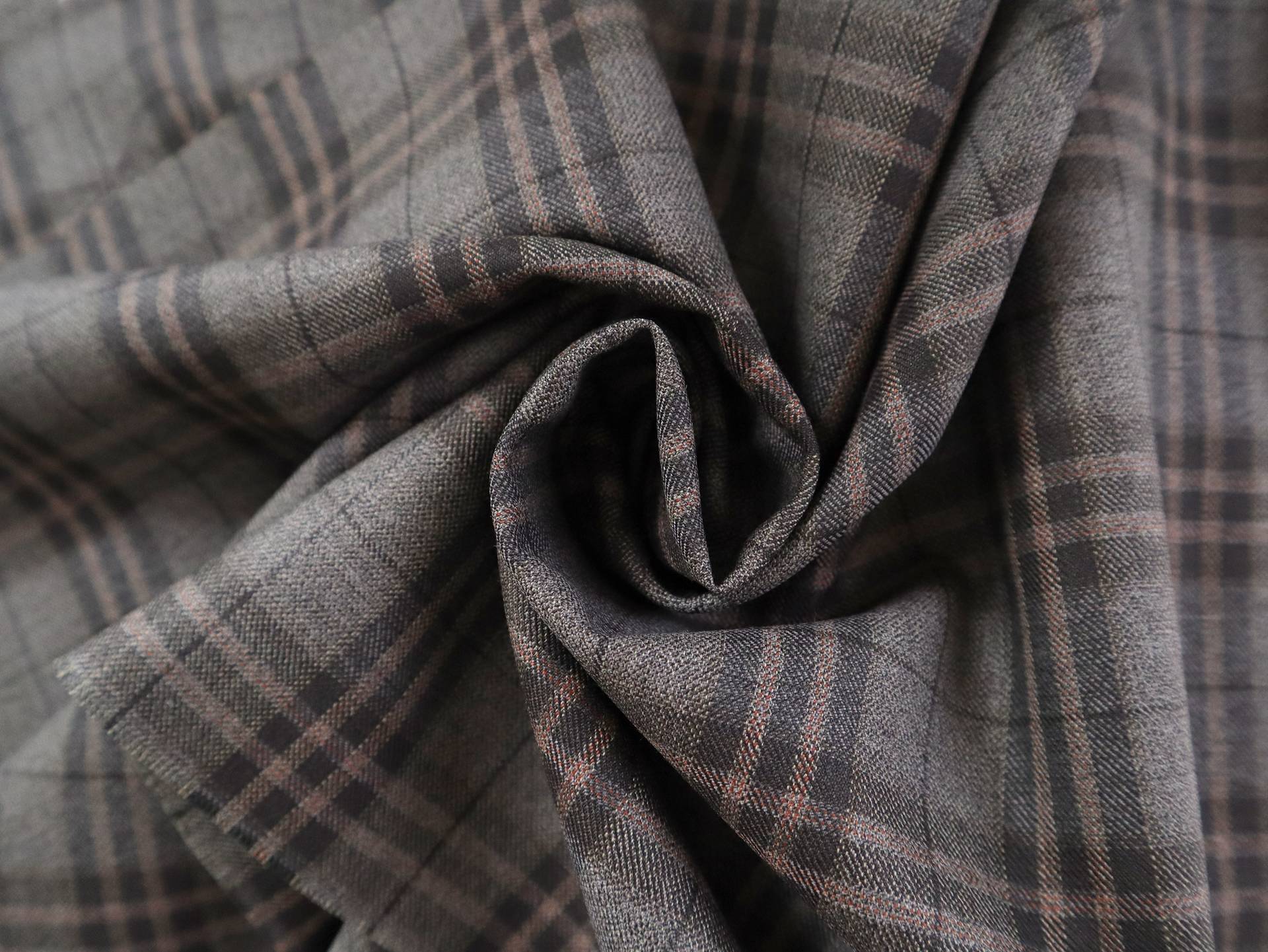 Extra Fine Wool Plaid Suiting in Black Smoke