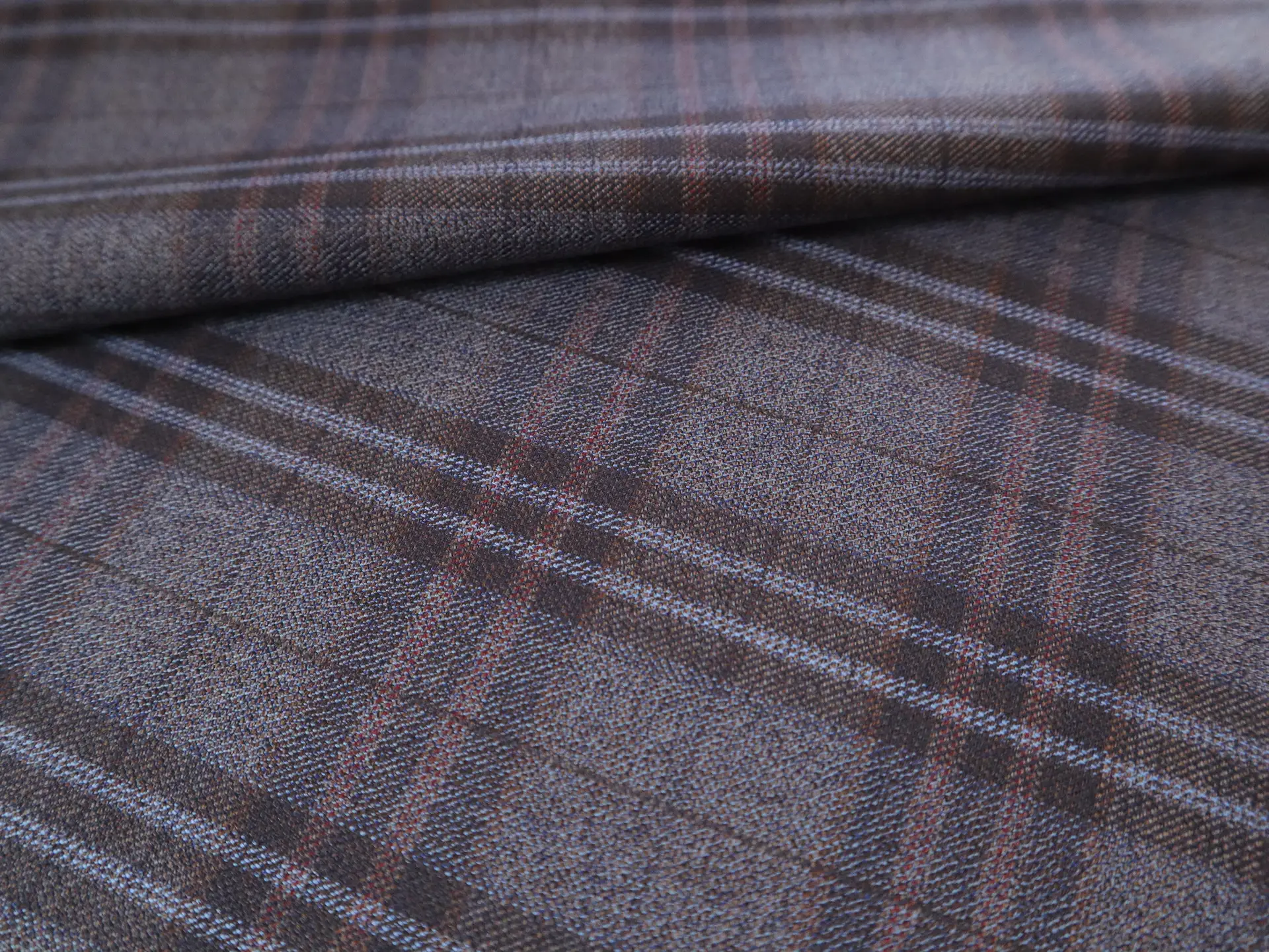 Extra Fine Wool Plaid Suiting in Denim Brown