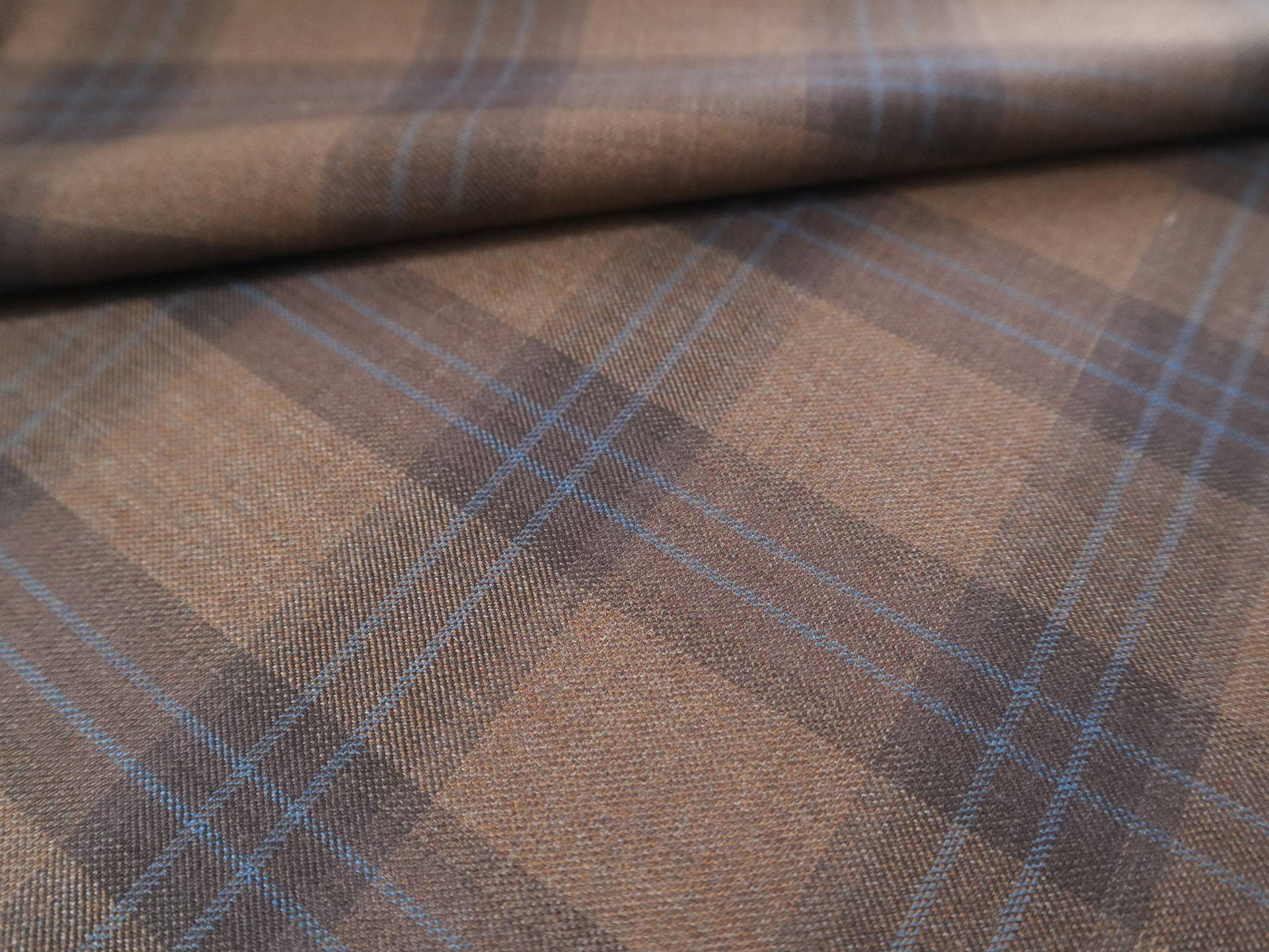 Extra Fine Wool Plaid Suiting in Coffee