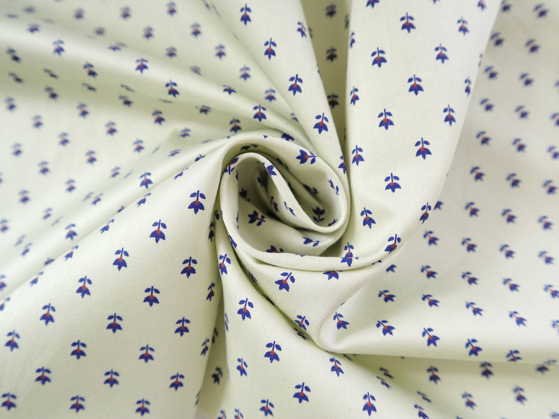 Giza Cotton Sateen with Petite Floral Print