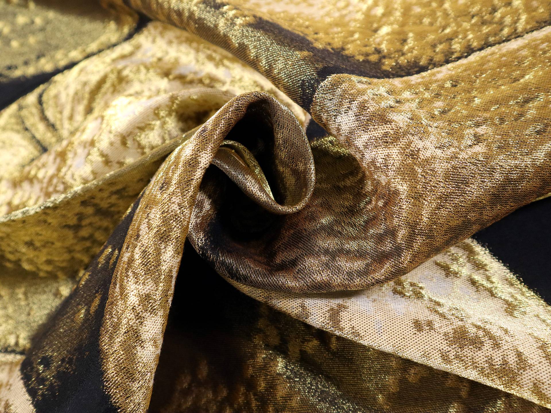 Metallic Brocade with Over Sized Apples in Gold & Black