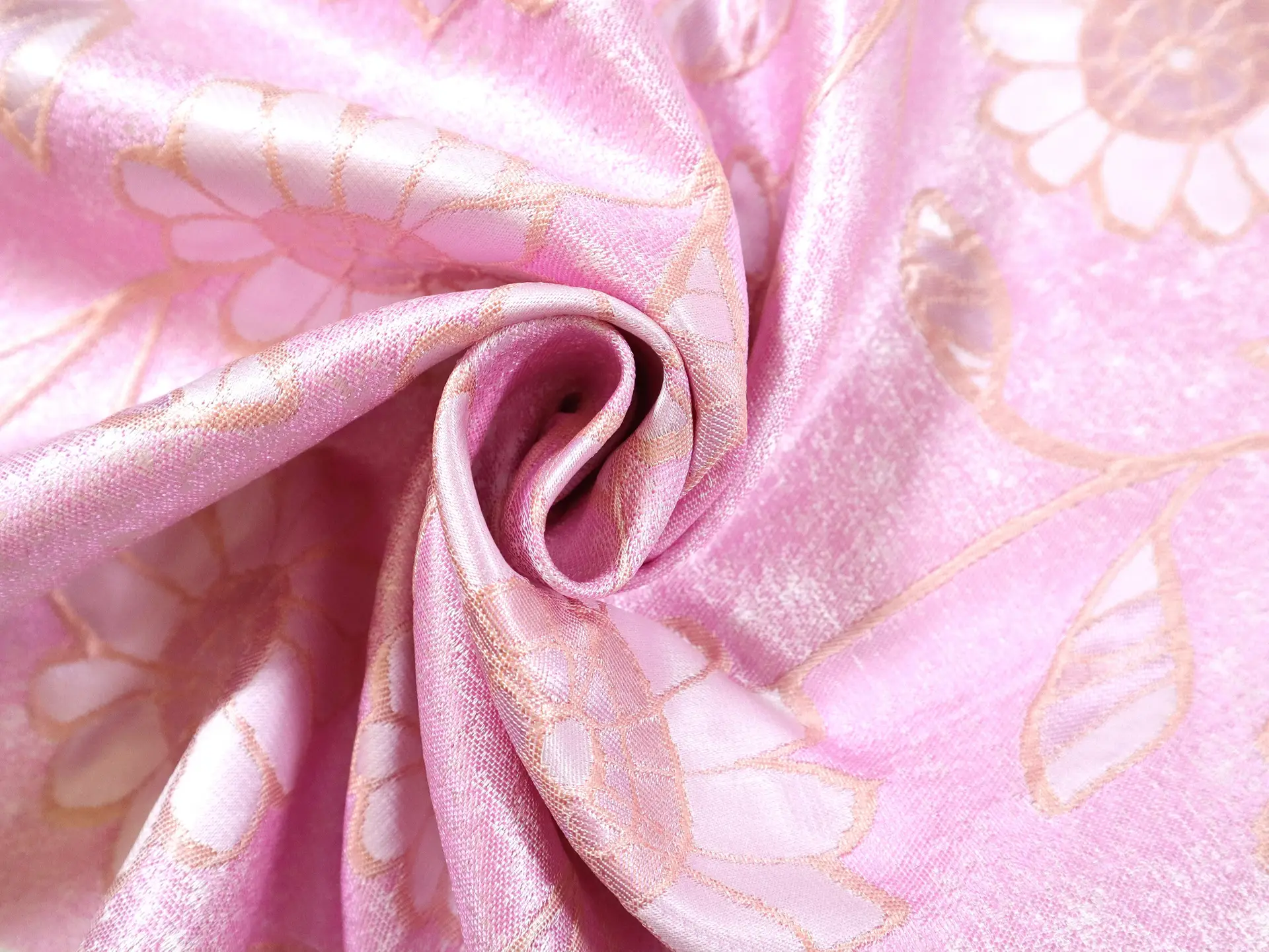 Floral Brocade with Daisies in Pink