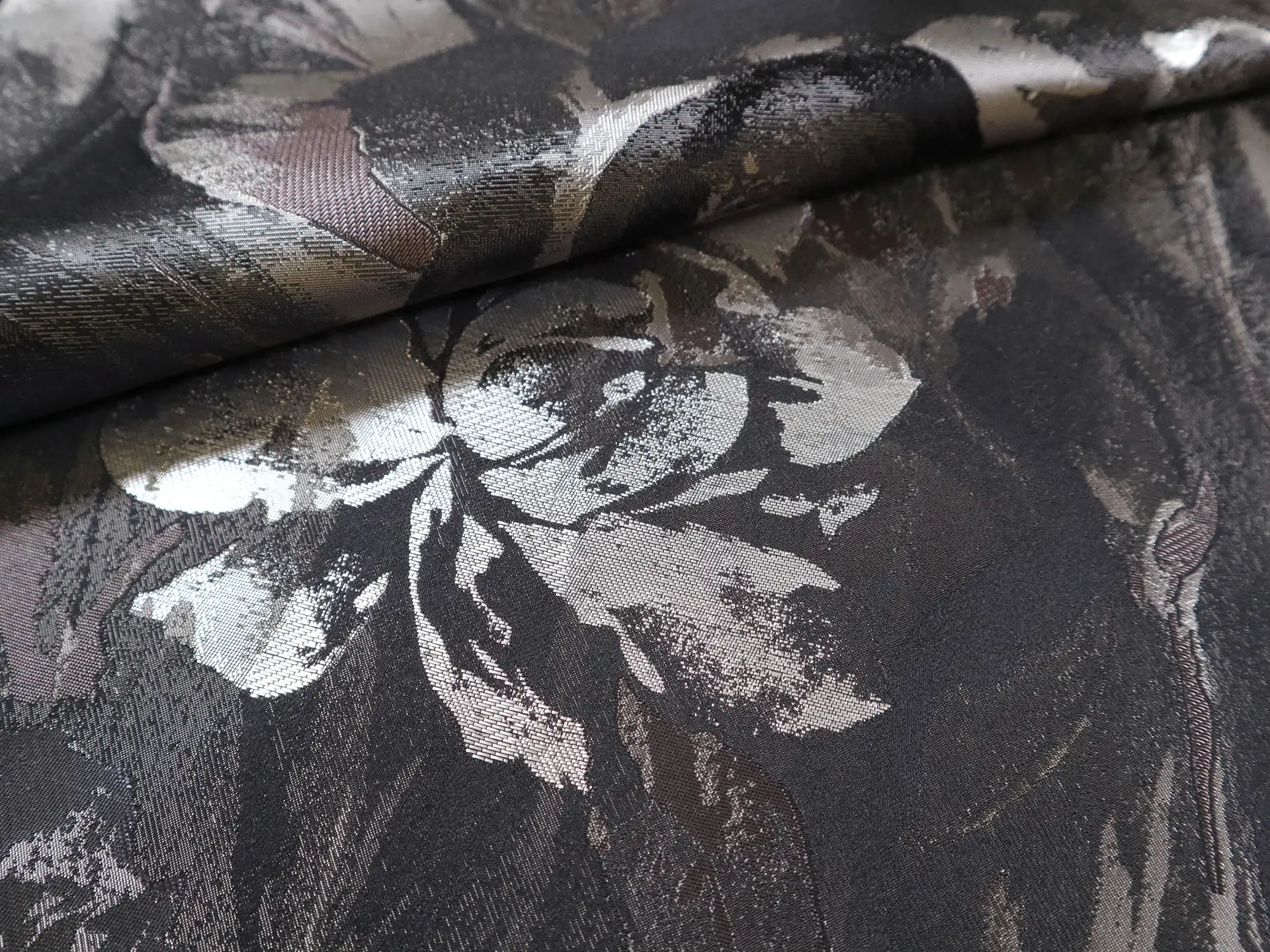 Metallic Fil Coupé in with Florals Silver & Black