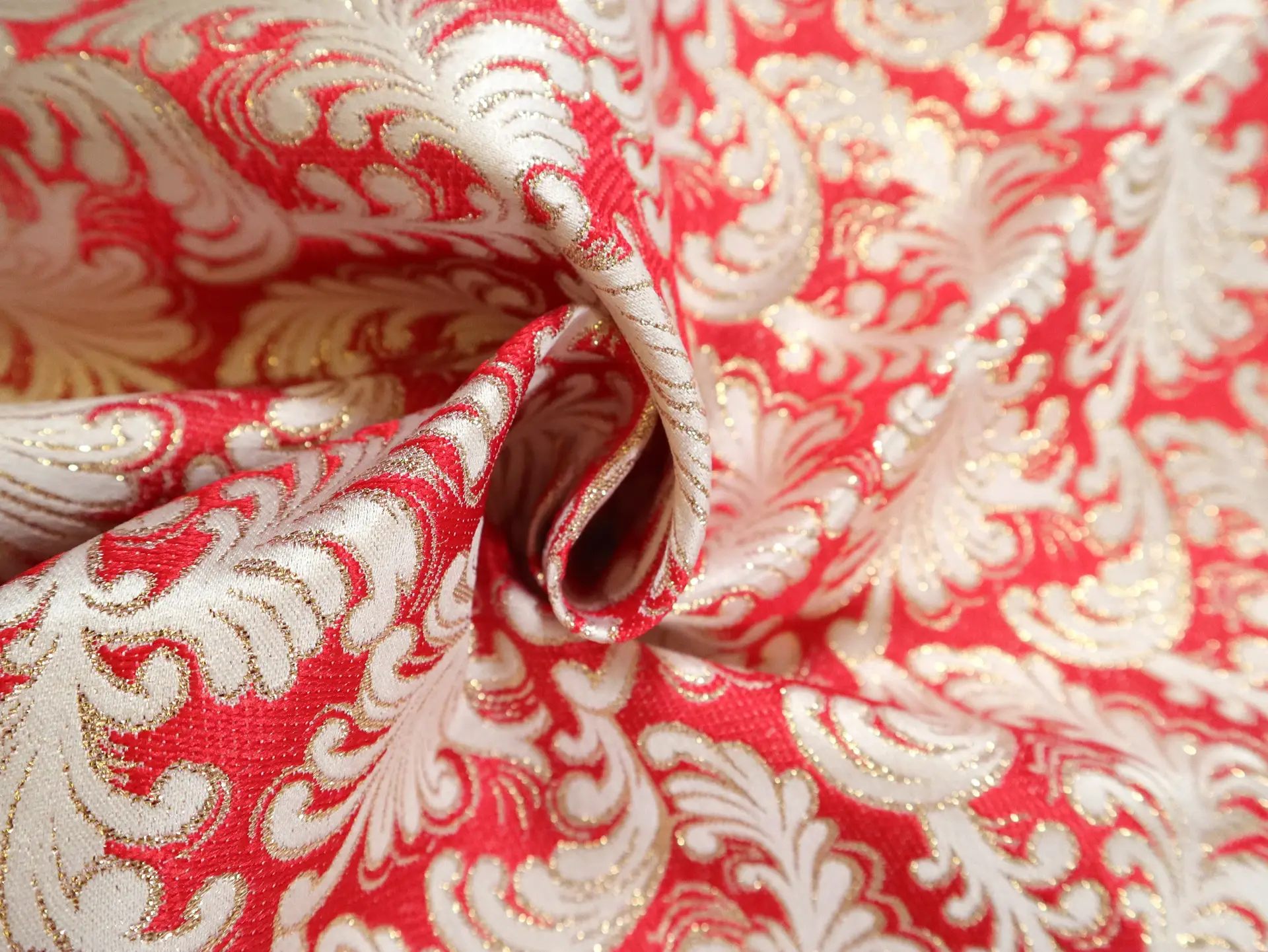 Metallic Brocade with Lush Feathers in Red & Gold