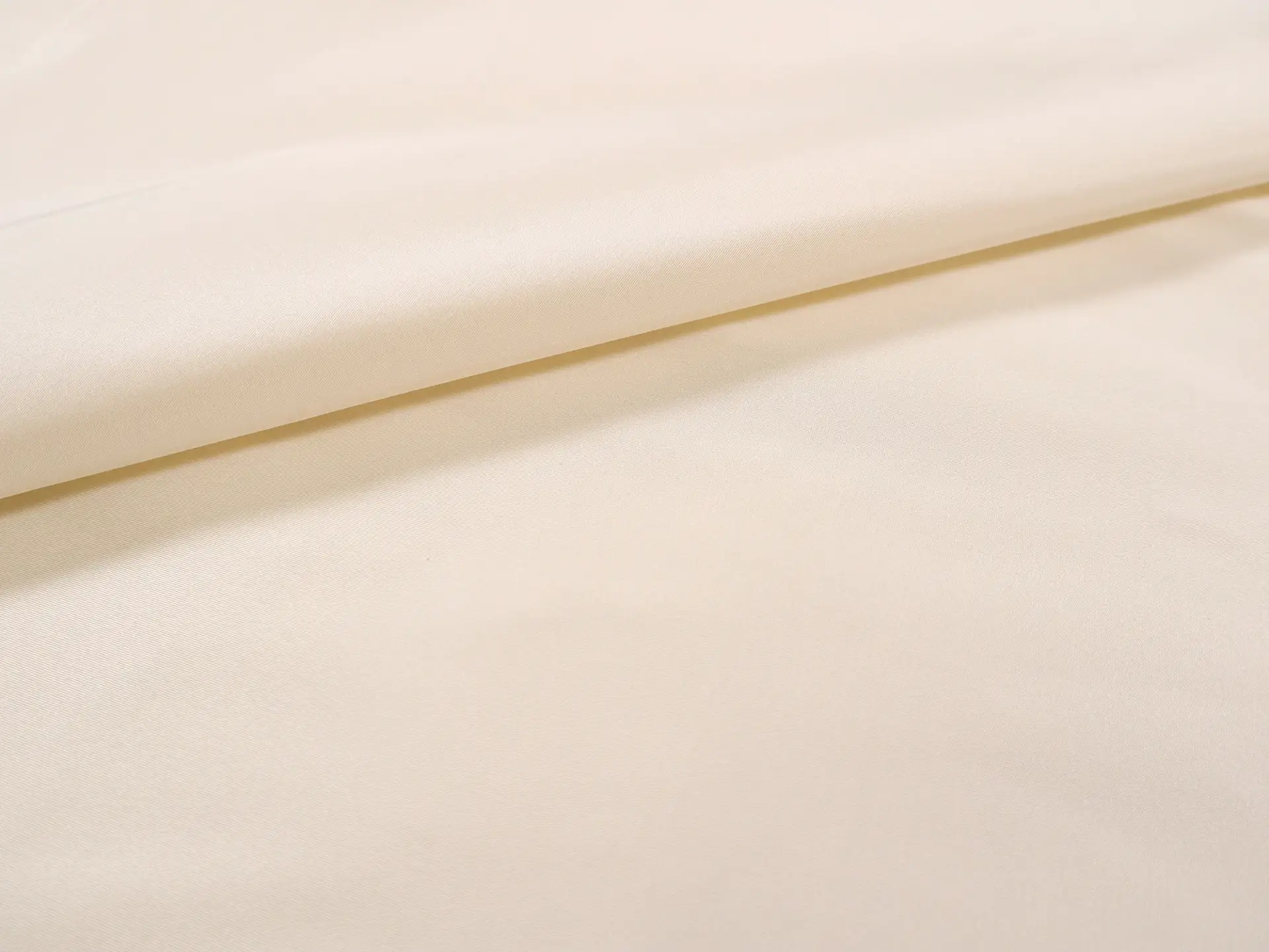 Heavy Weight Silk Taffeta in Ivory
