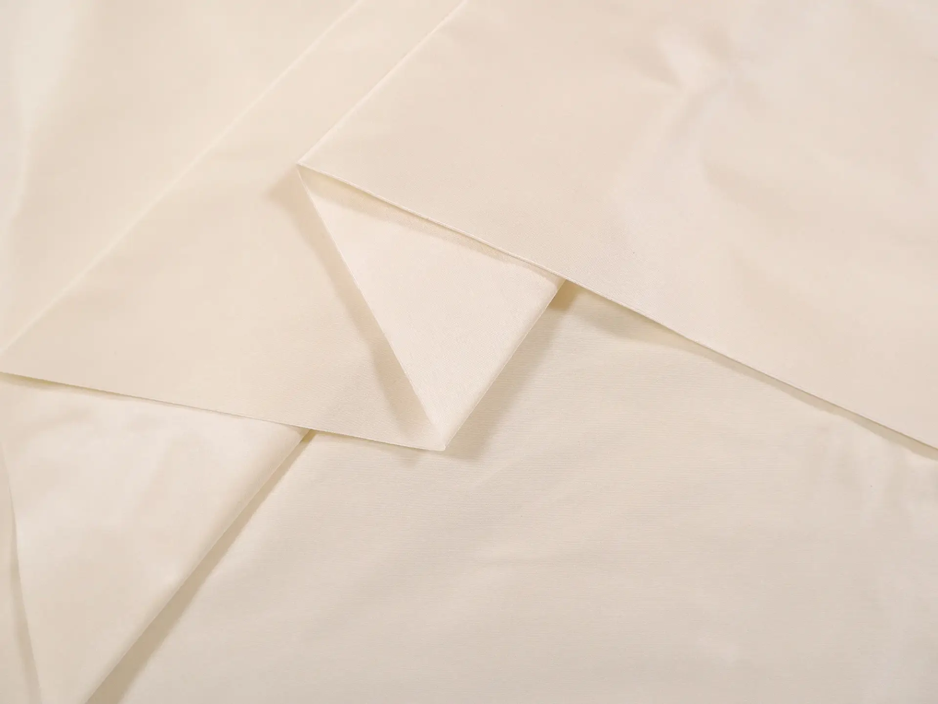 Heavy Weight Silk Taffeta in Ivory