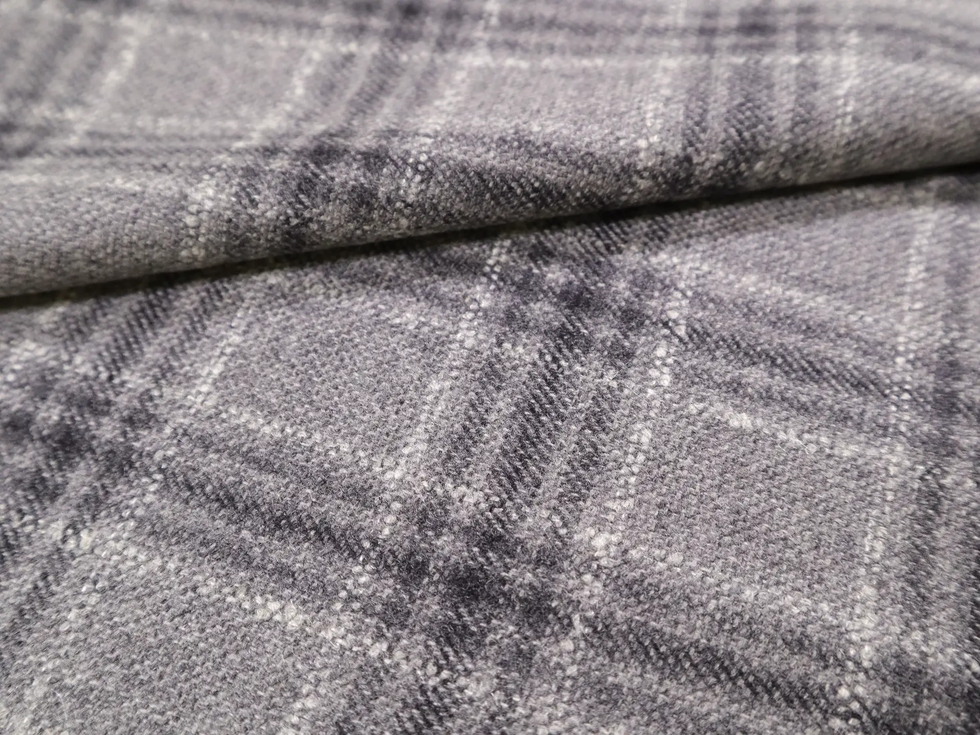 Italian Wool Cashmere Plaid Suiting in Graphite