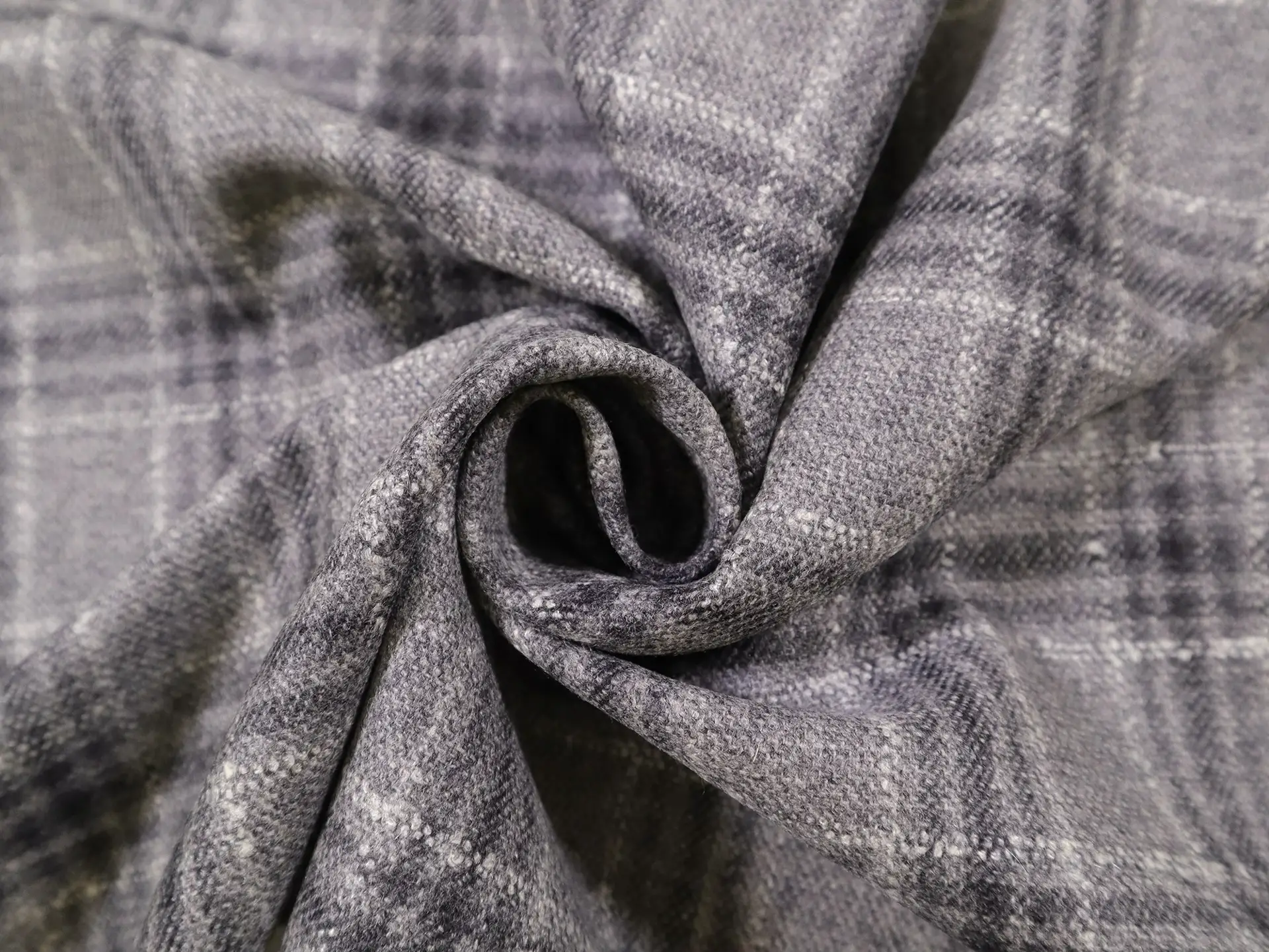 Italian Wool Cashmere Plaid Suiting in Graphite