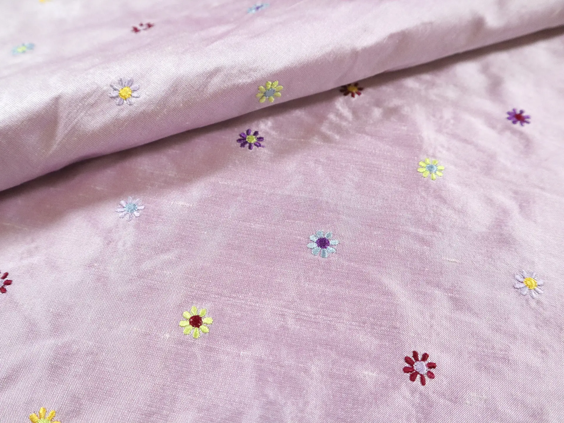 Silk Shantung with Petite Flowers in Lilac