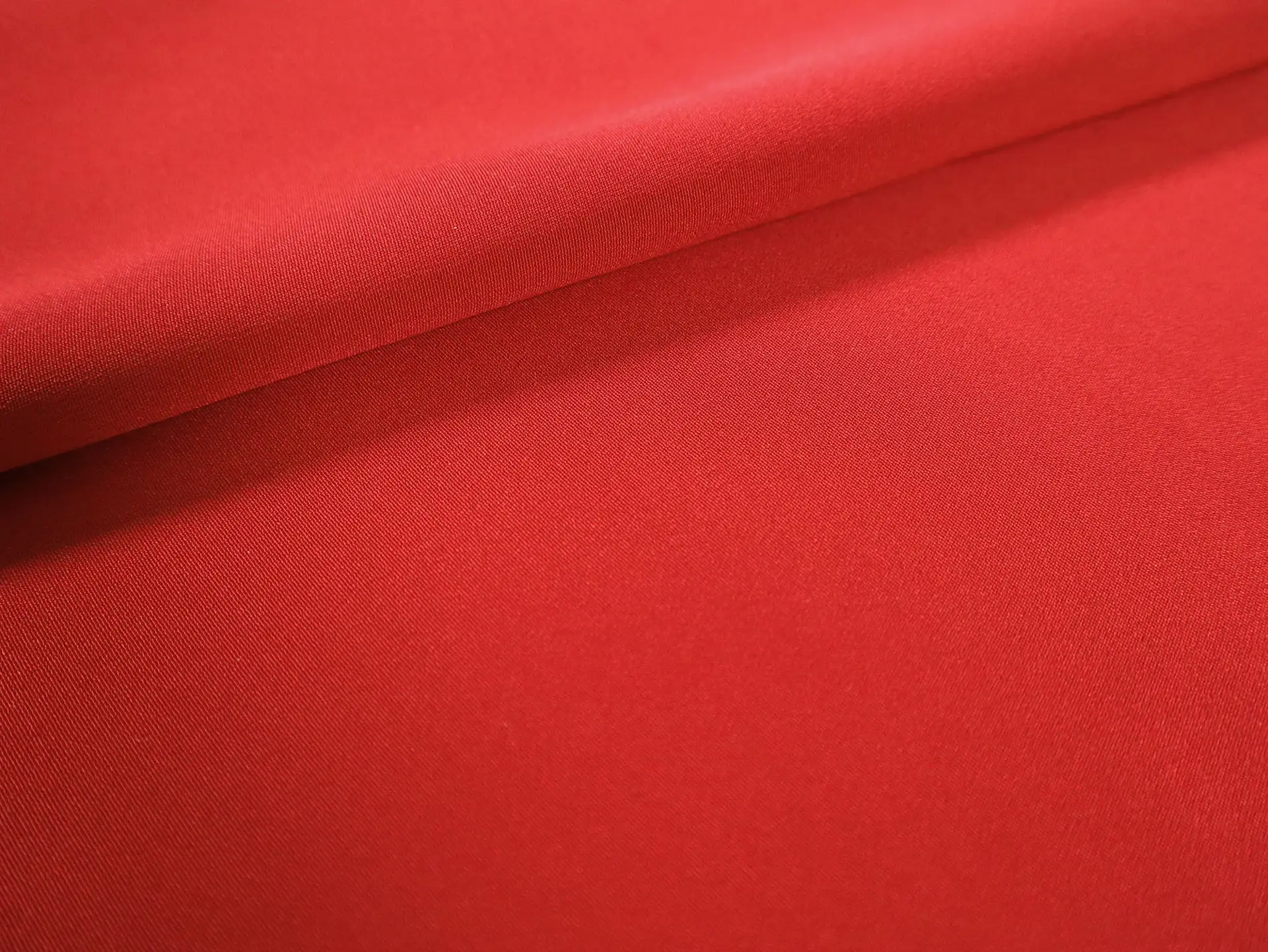 6-ply Silk Crepe in Red