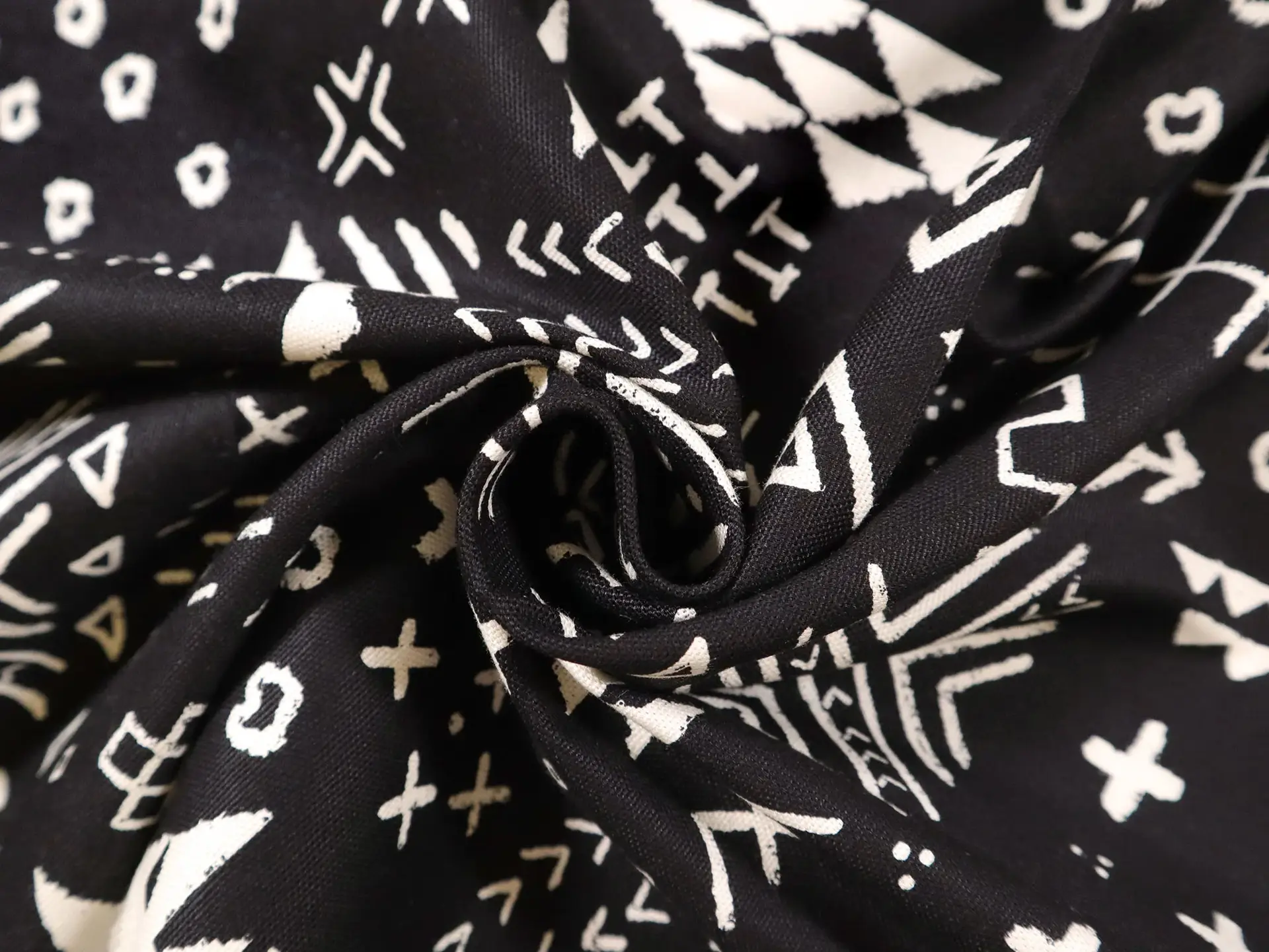 Cotton Canvas Print in Black & Ivory