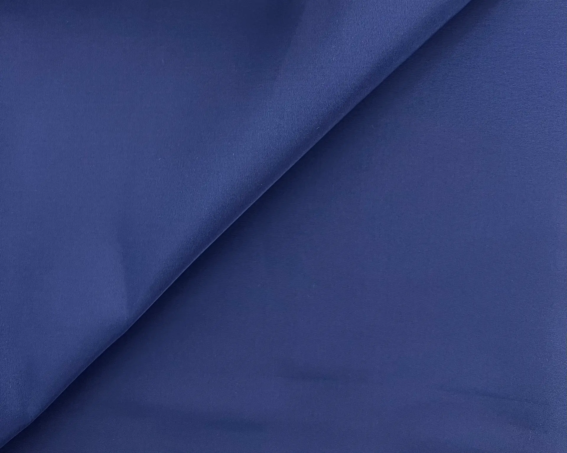 Silk Gros de Londres with a Bounce Finish