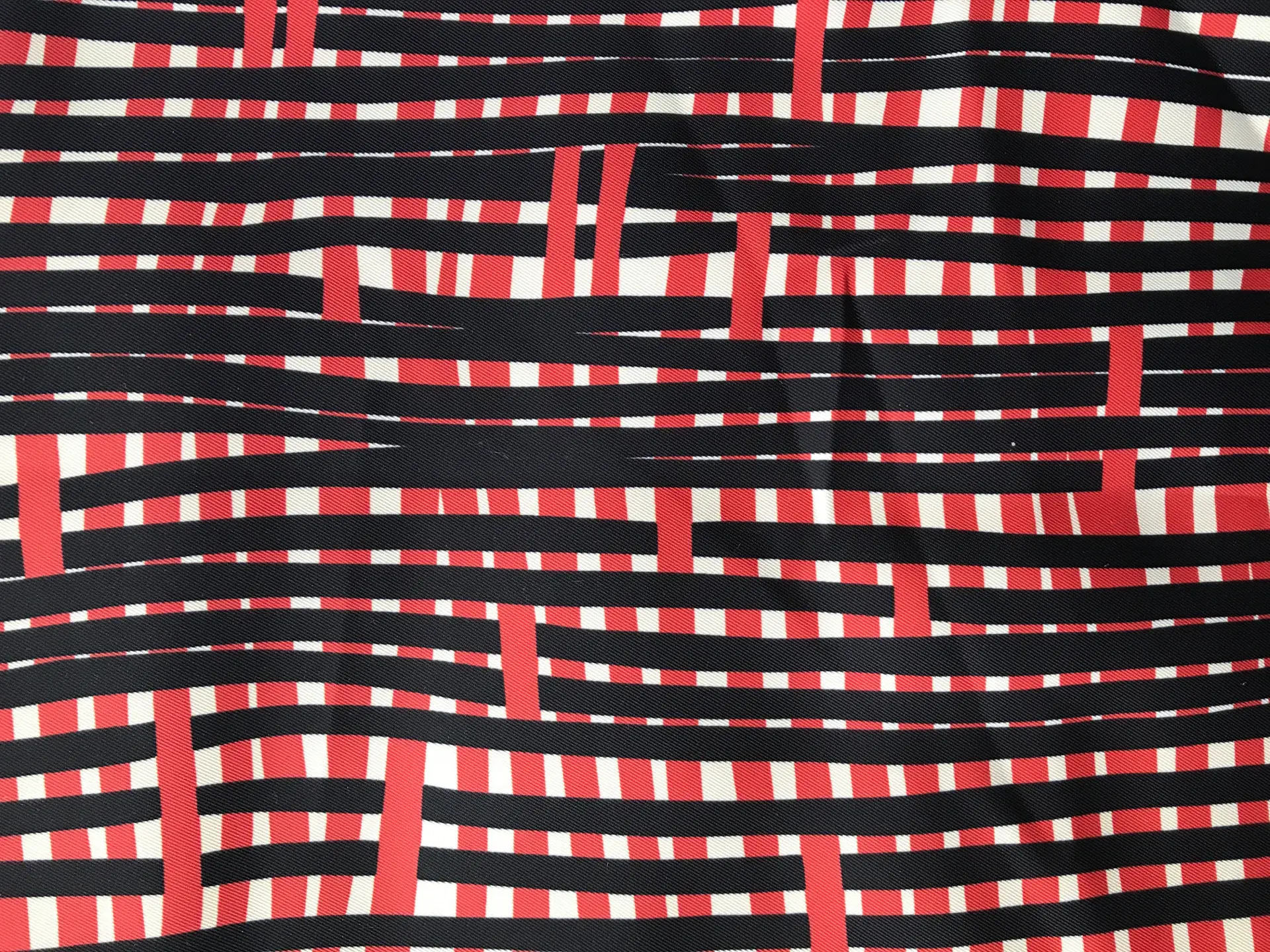 printed polyester mikado with weave-like pattern
