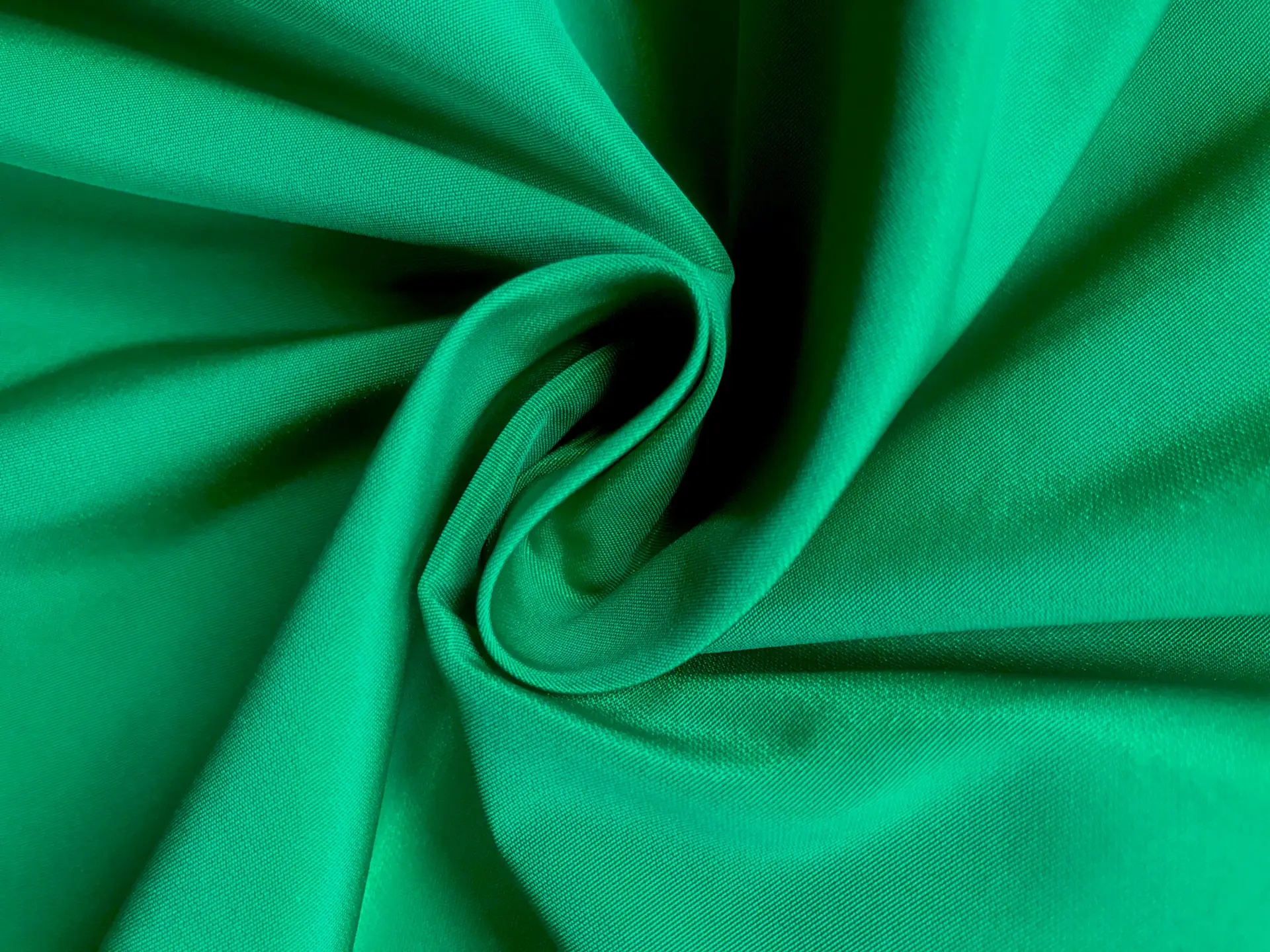 kelly green poly taffeta in swirl