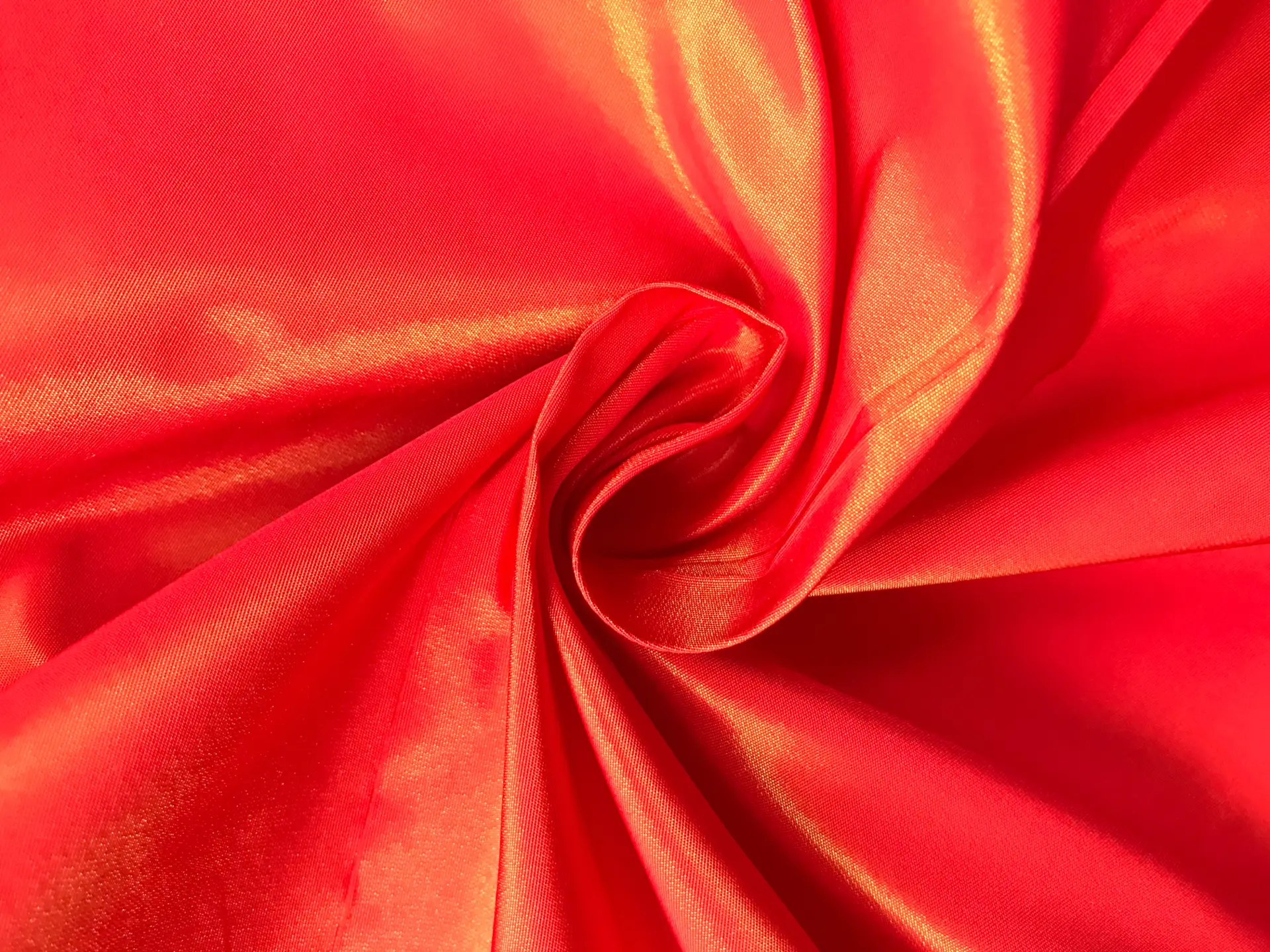 fire iridescent poly taffeta in swirl