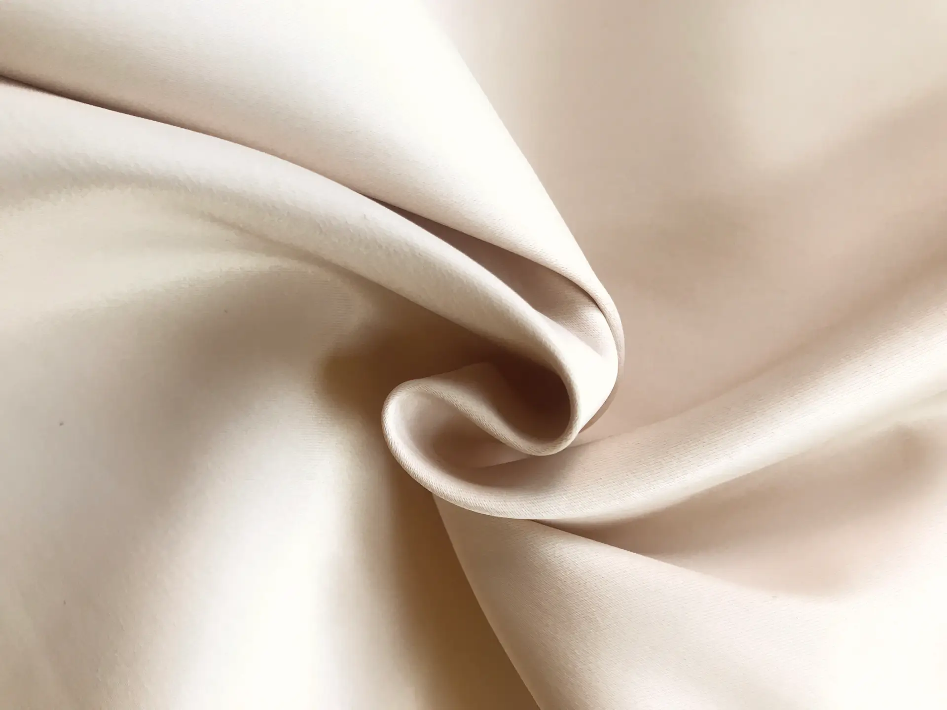 Nude matte stretch Satin in nude