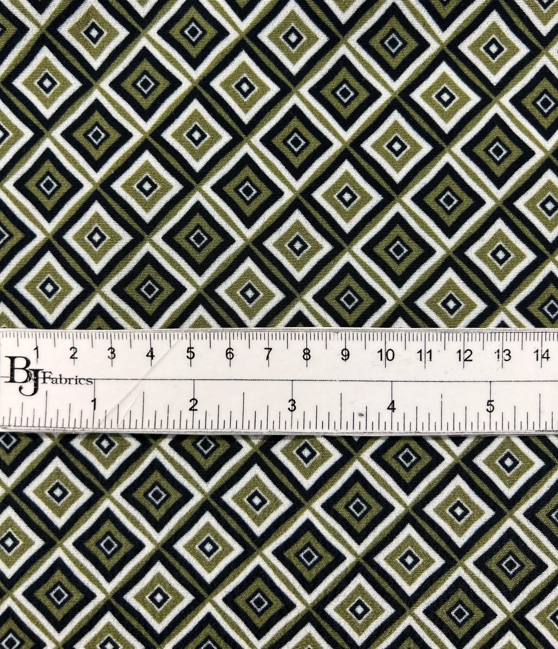 Printed 100% Viscose Tissue Crepé in Green/Black/White