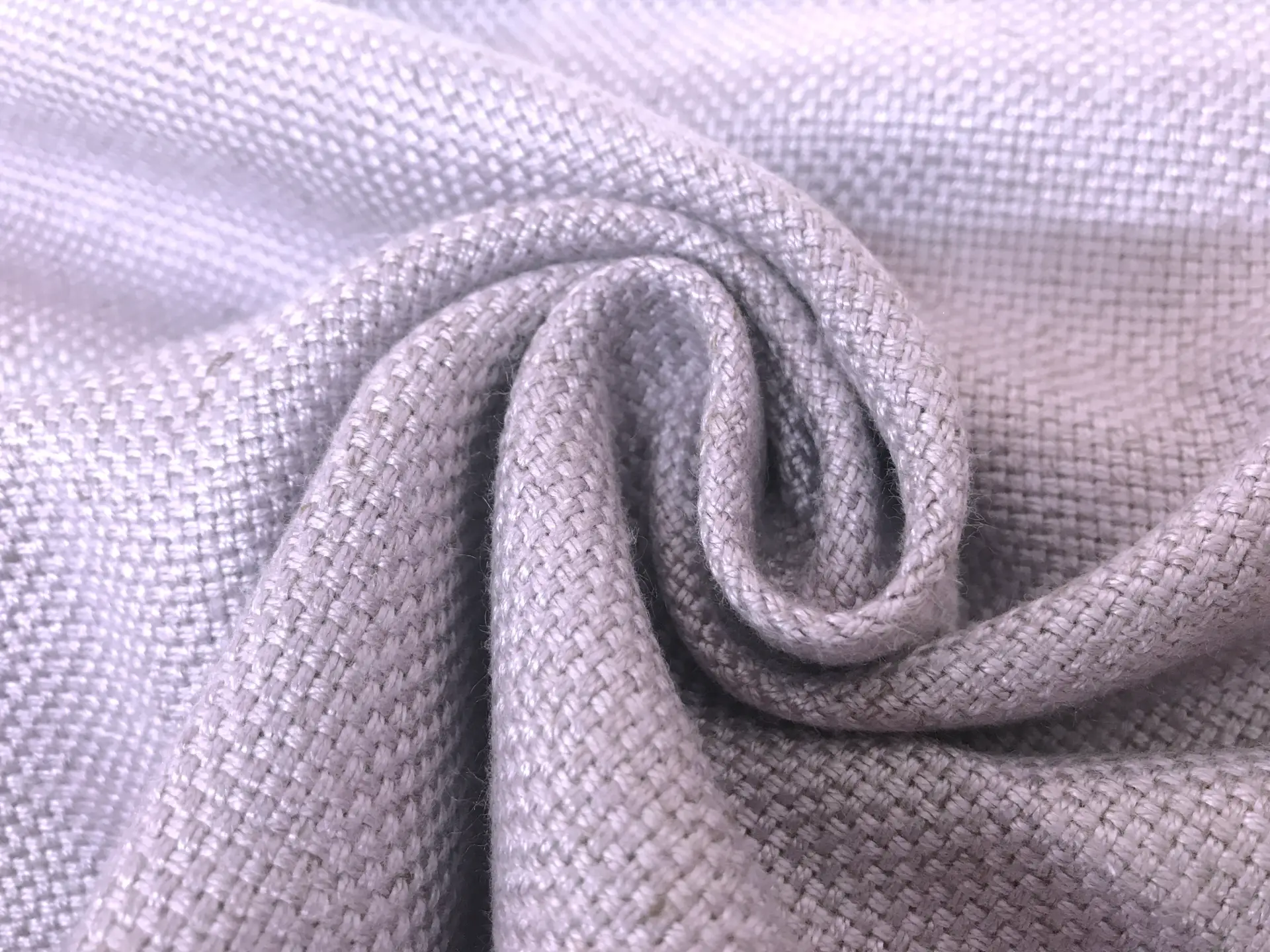 bamboo and linen blend in lilac in a swirl