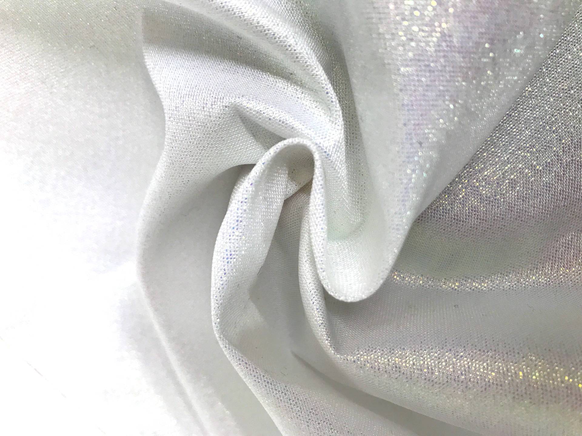 Nylon Taffeta Lamé in Iridescent Pearl