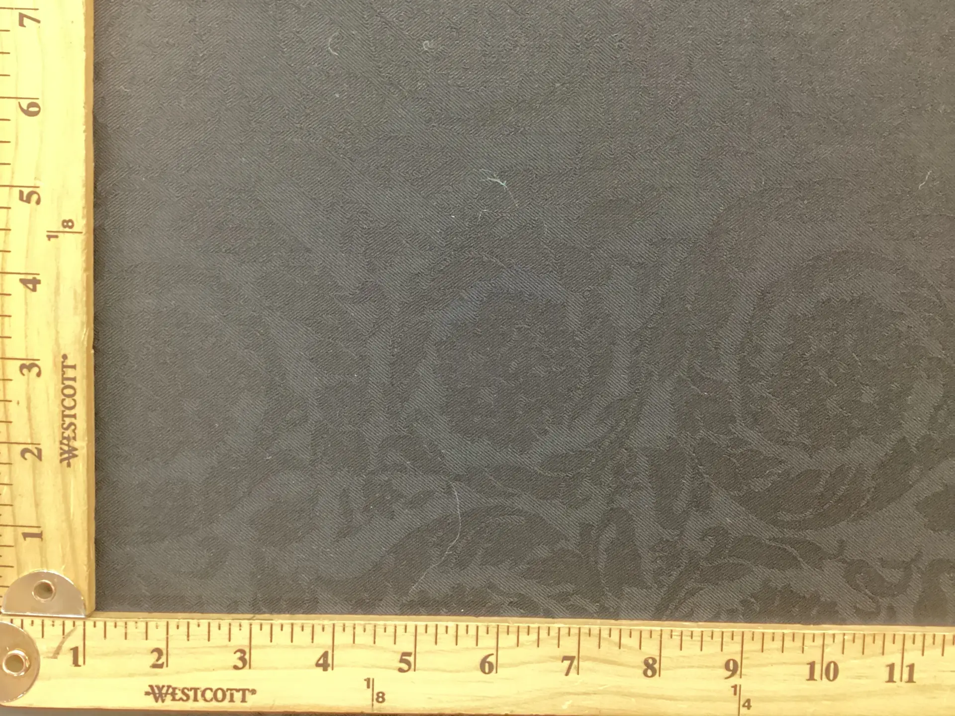 100% Wool Jacquard In Black