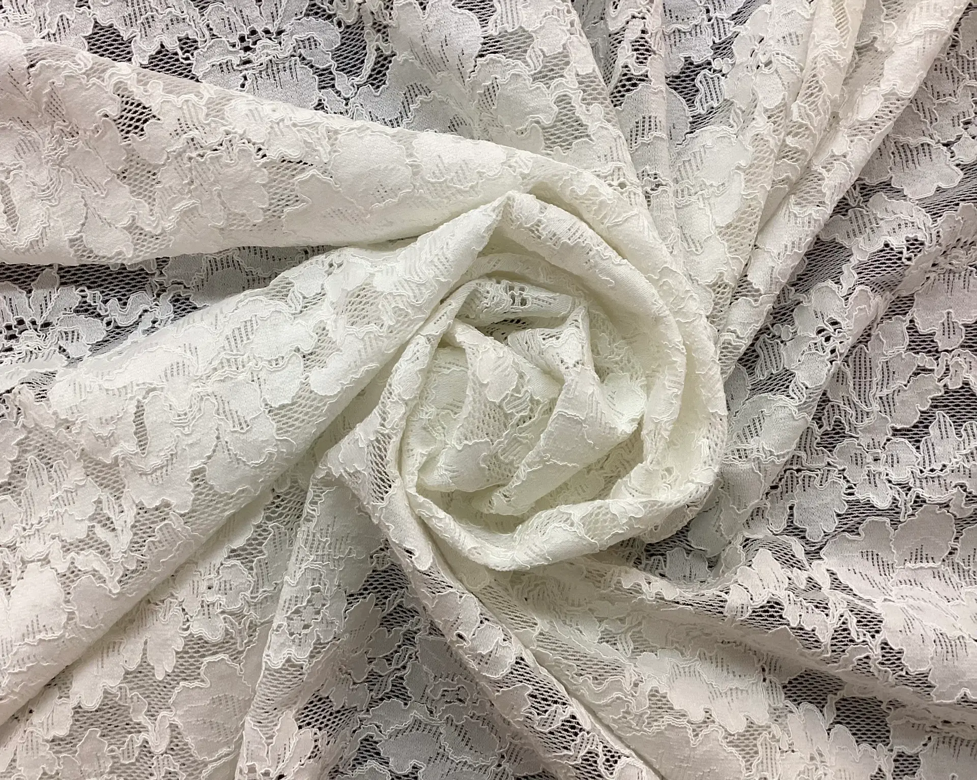 Domestic Stretch Chantilly Lace In Pearl