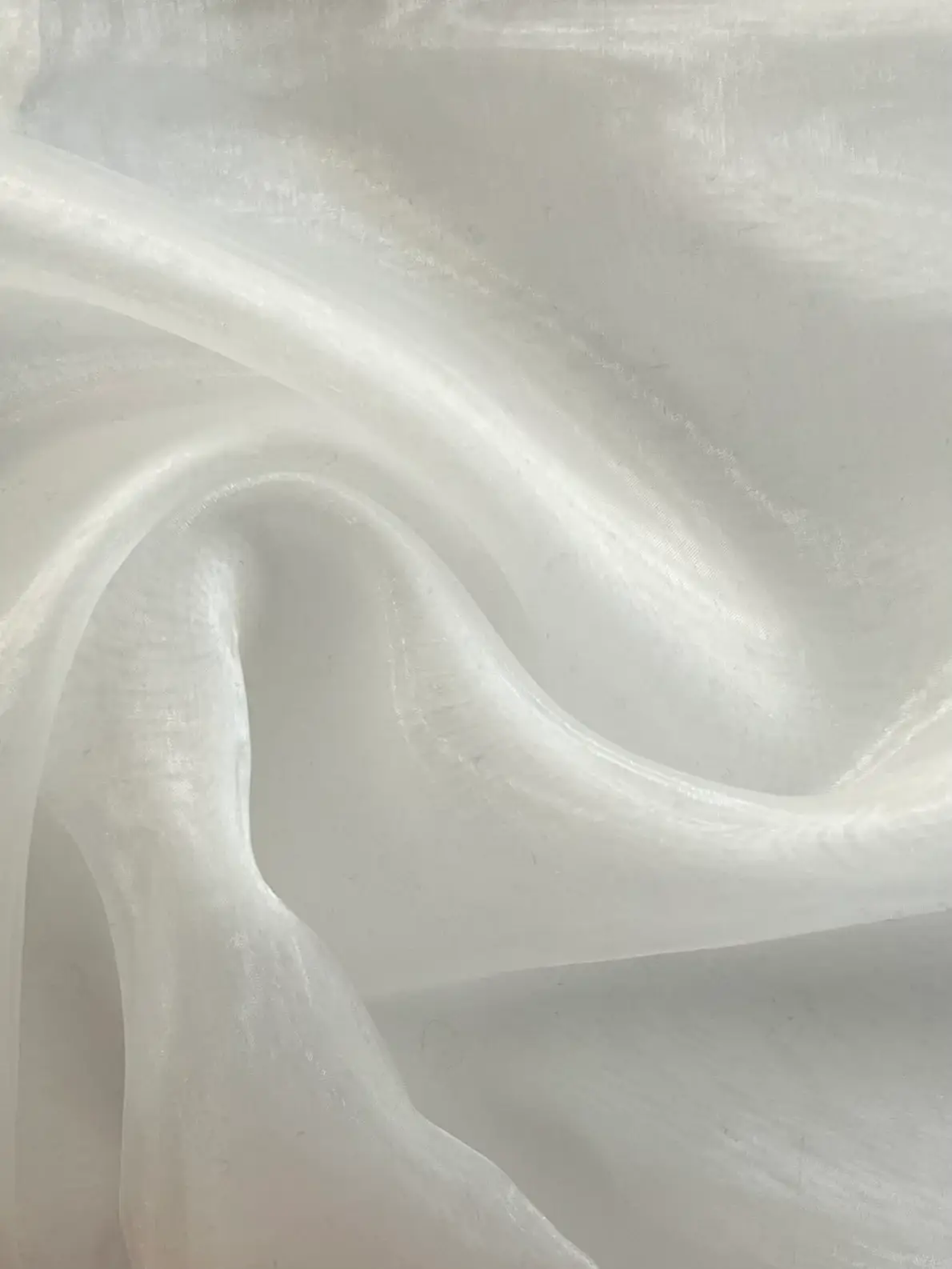 Polyester Extra Fine Iridescent Organza in White/White