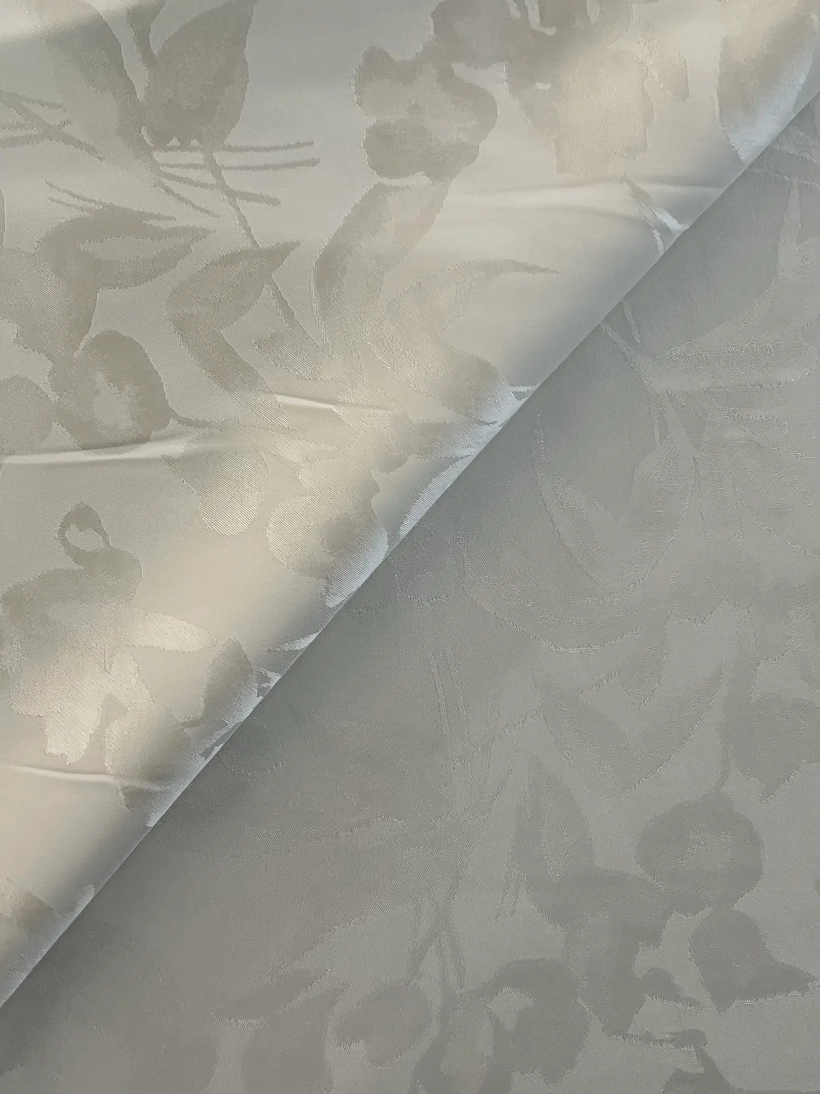 Viscose Jacquard "Lily" in White
