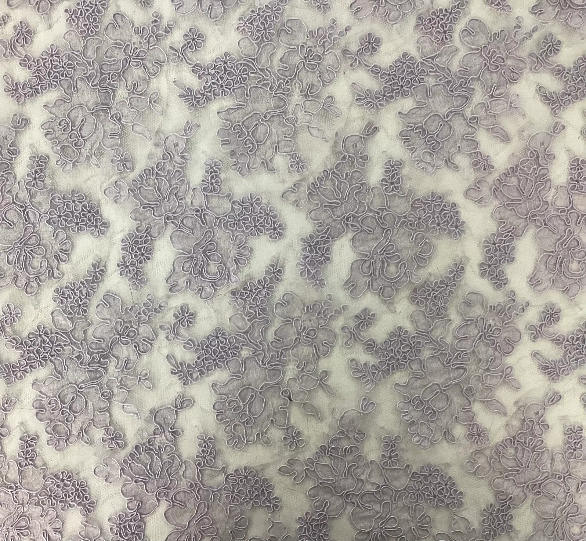 Alençon Lace in Lilac 