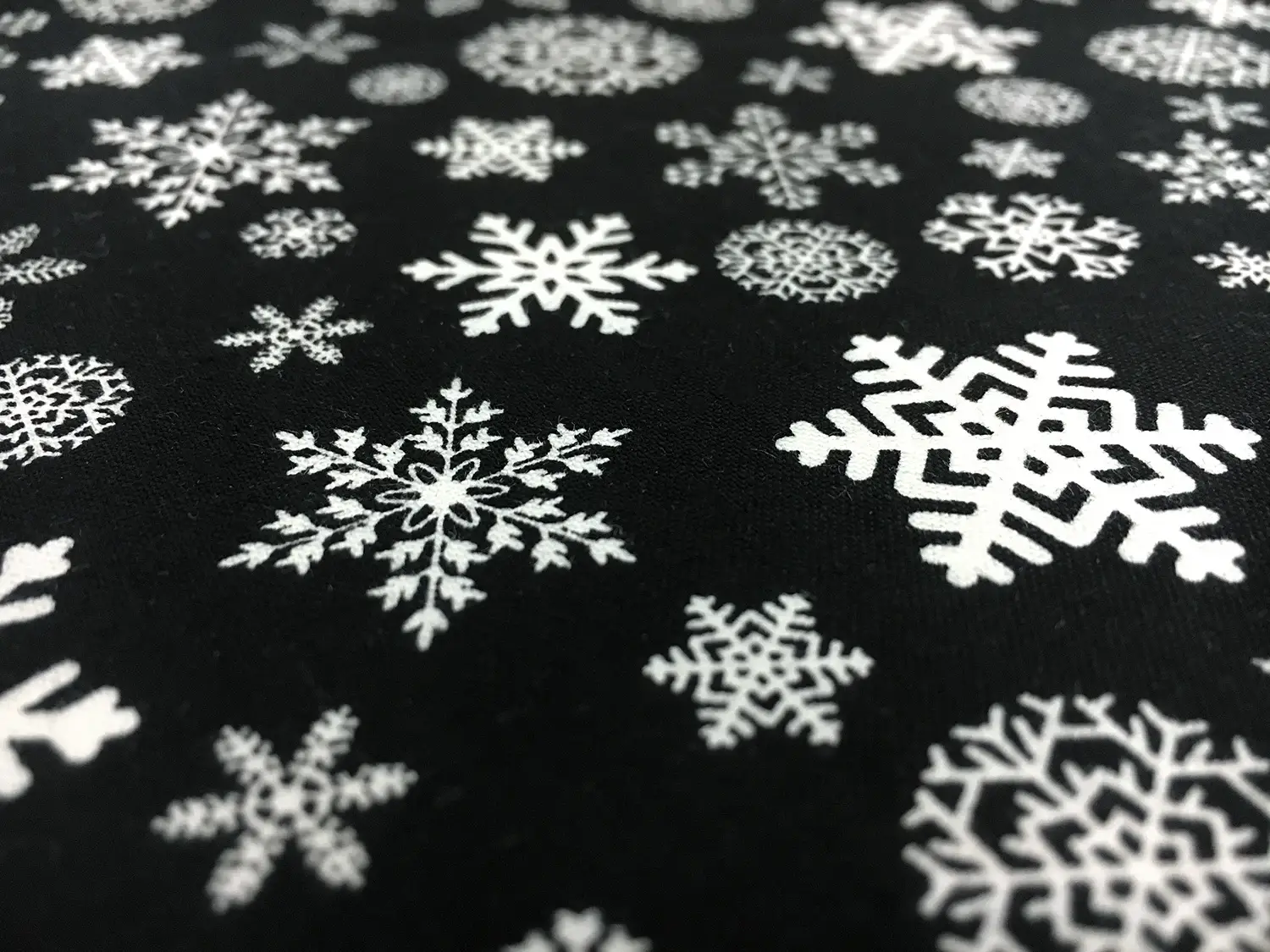 Cotton Broadcloth Holiday Print2
