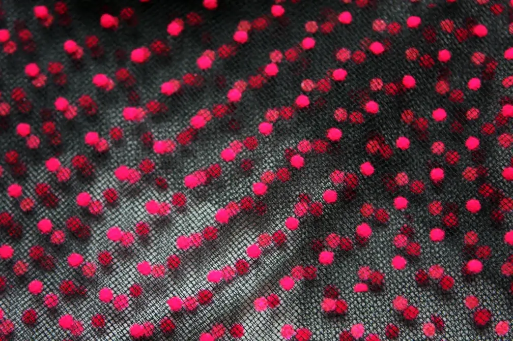 Flocked Dots on Illusion2