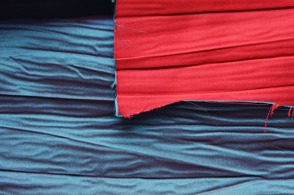 Crinkled Iridescent Rhodia Satin3