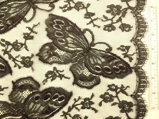 Chantilly Lace0