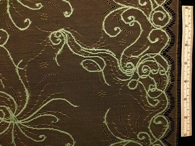 Chantilly Lace0