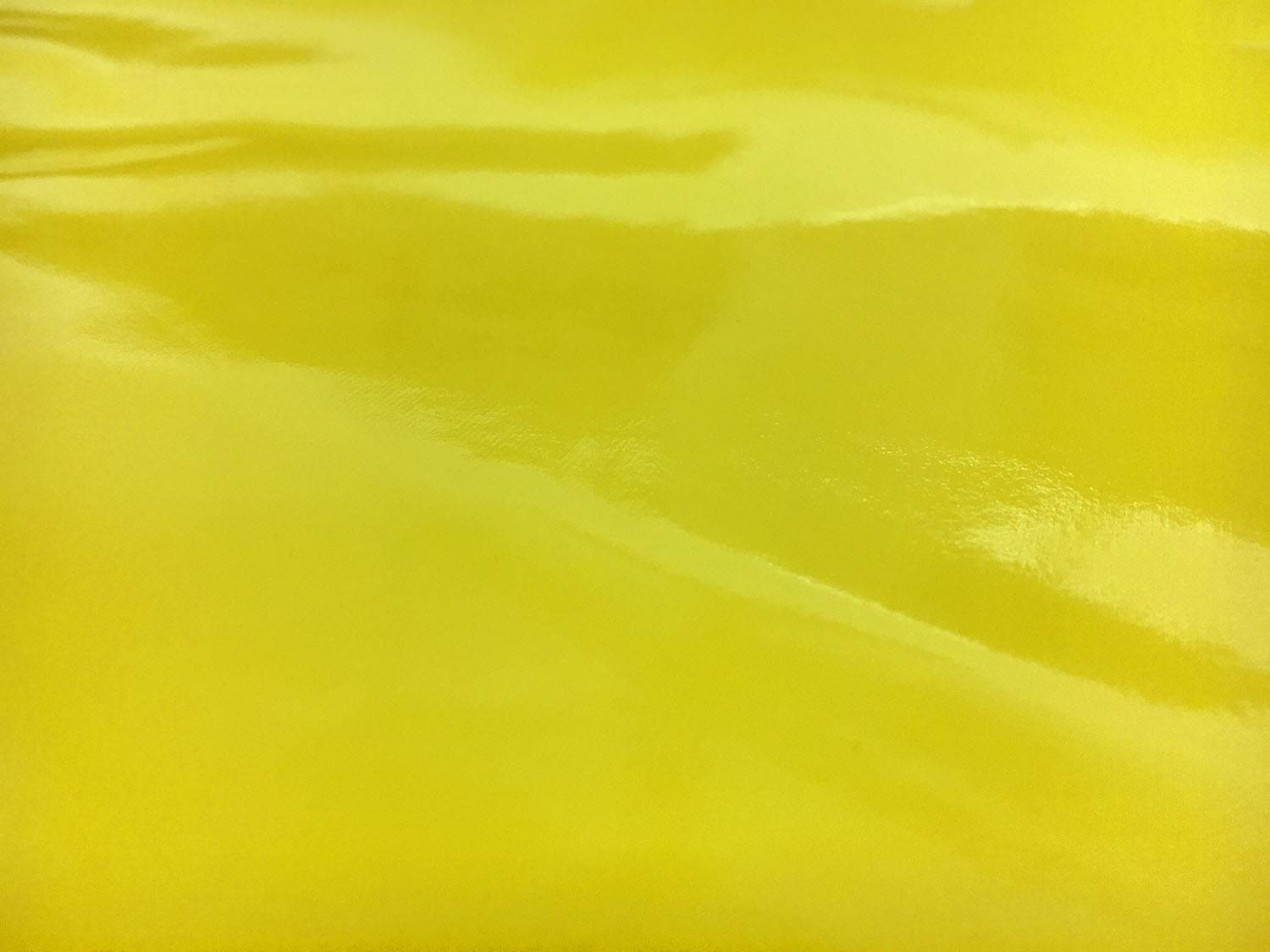 Wetlook Vinyl in Neon Yellow0