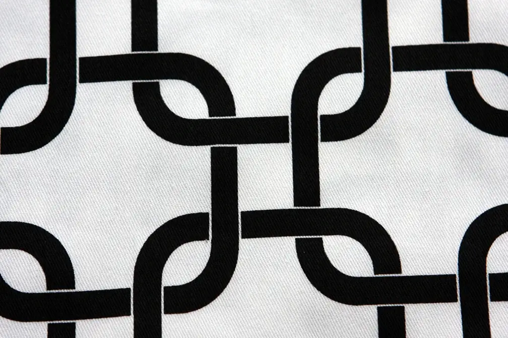 Cotton Canvas Geometric Knot Print2