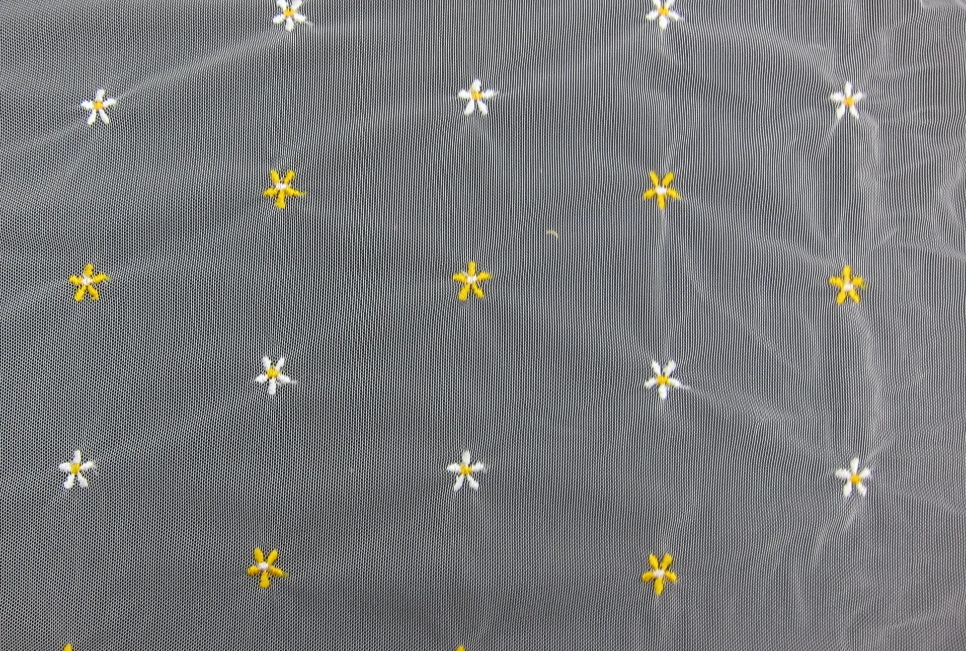Embroidered Illusion0