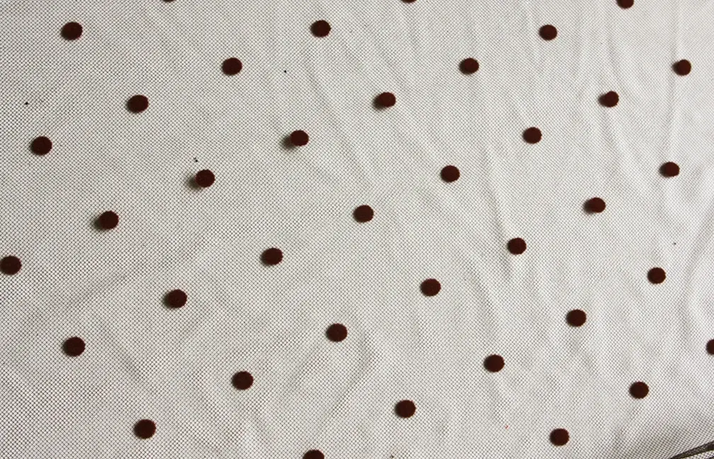 Flocked Dots on Illusion0