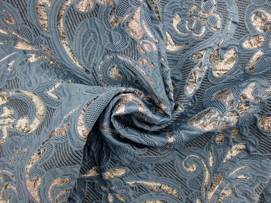 Metallic Cloque2