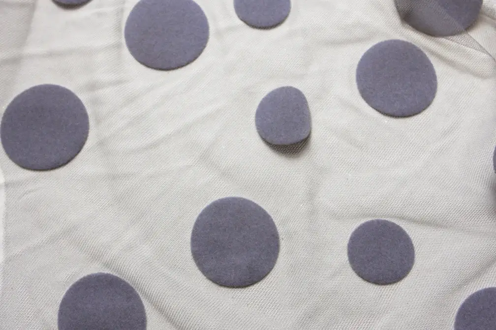 Flocked Dots on Illusion0