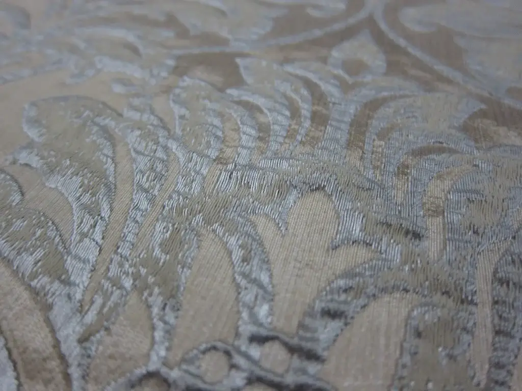 Poly Metallic Cloque2