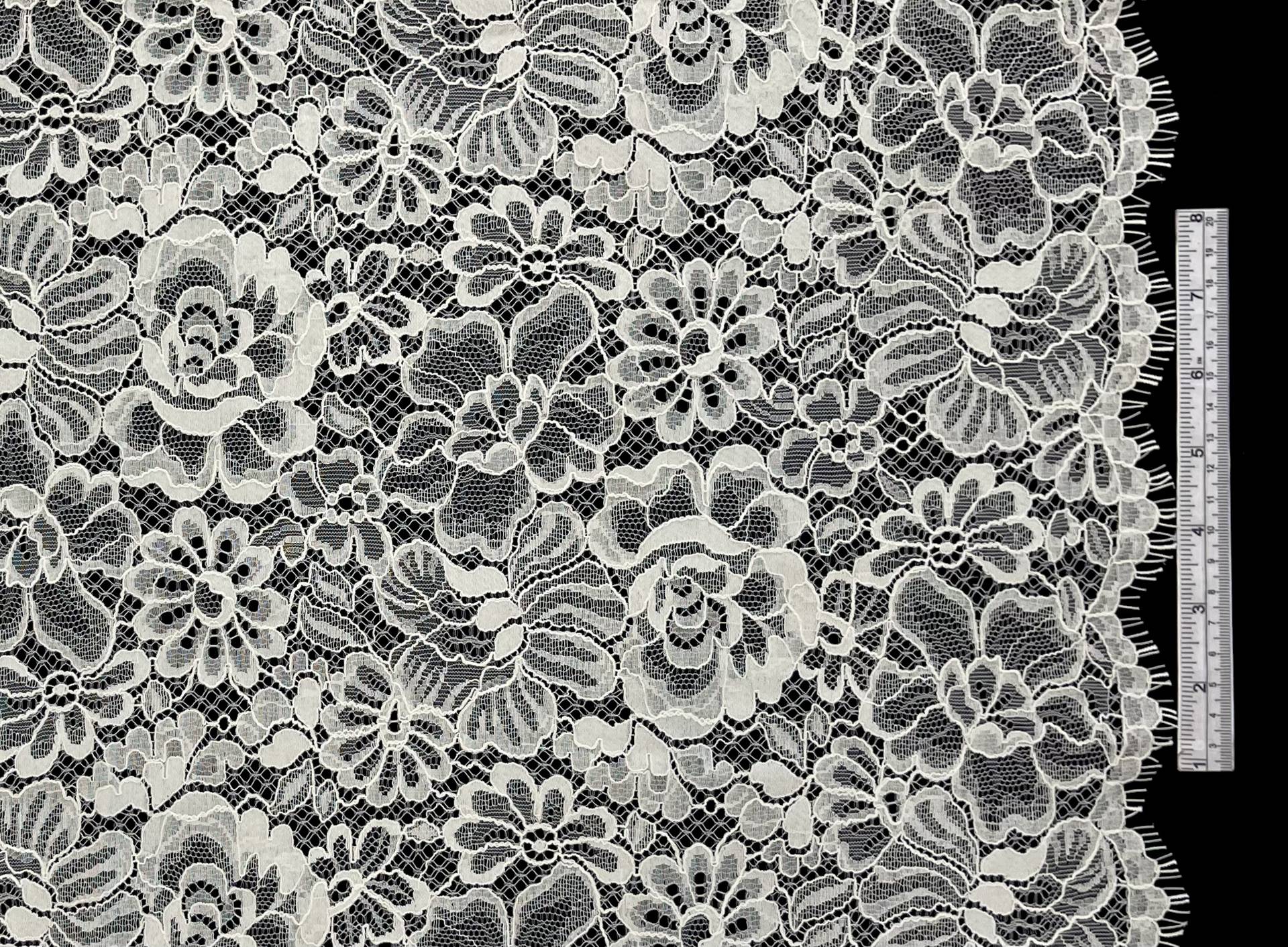 Made in Italy Chantilly Lace in Vanilla