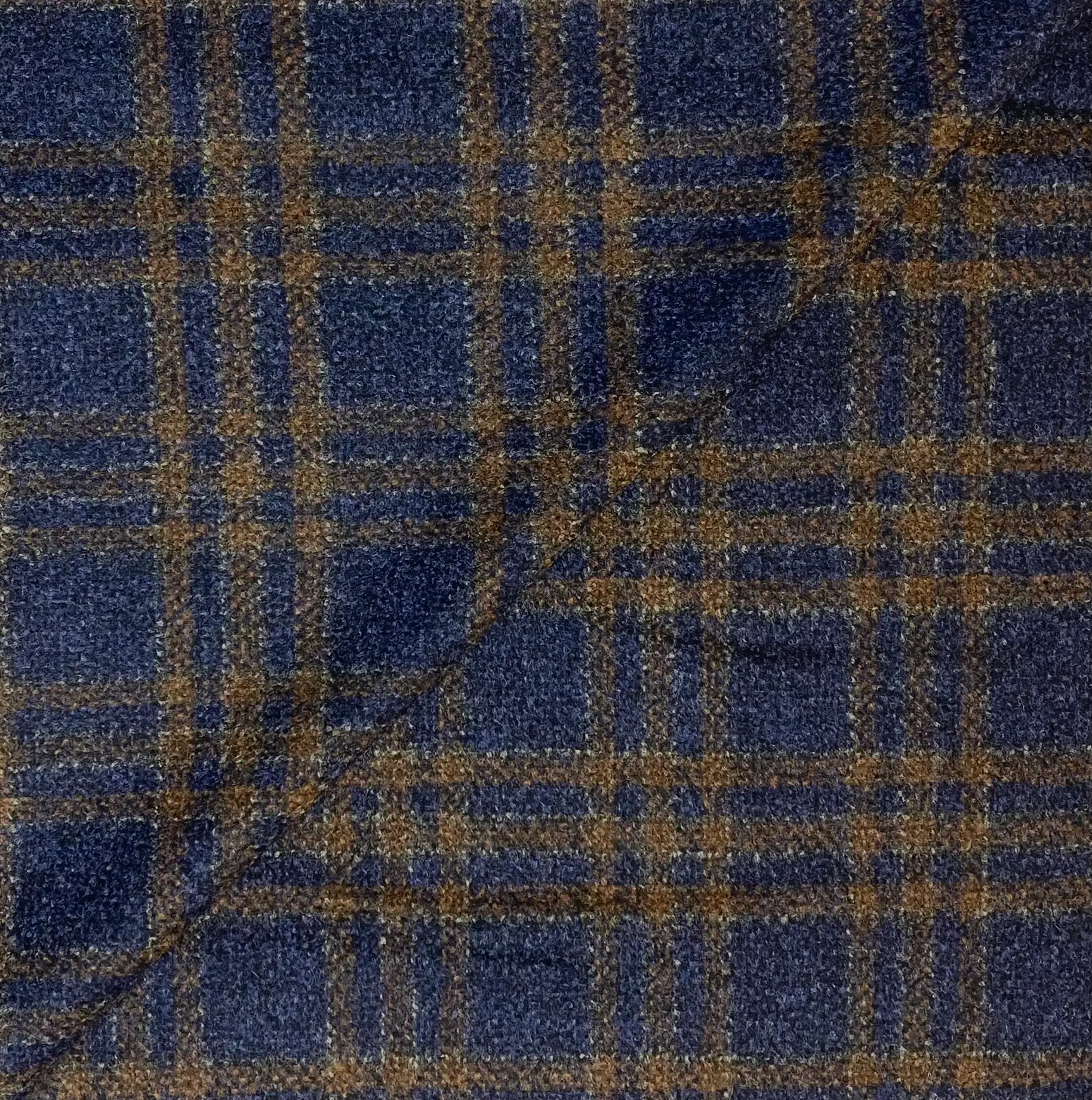Made in Italy 85% Wool 10% Cashmere 5% Nylon