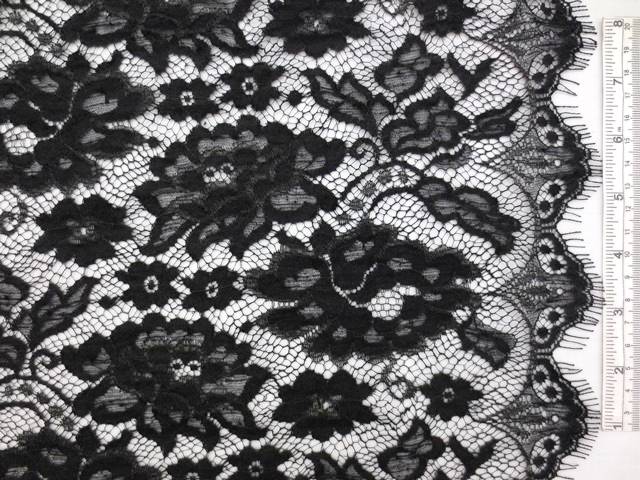 Lurex Chantilly Lace0