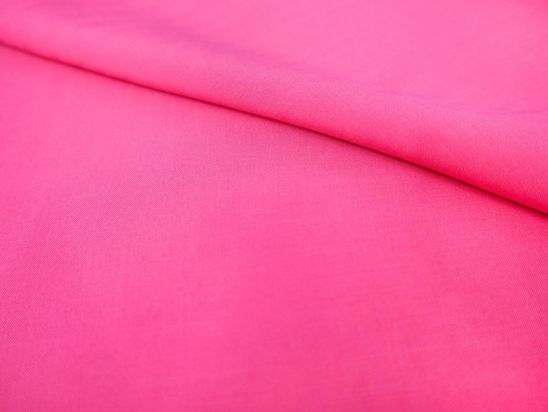 Viscose Batiste in Fuchsia